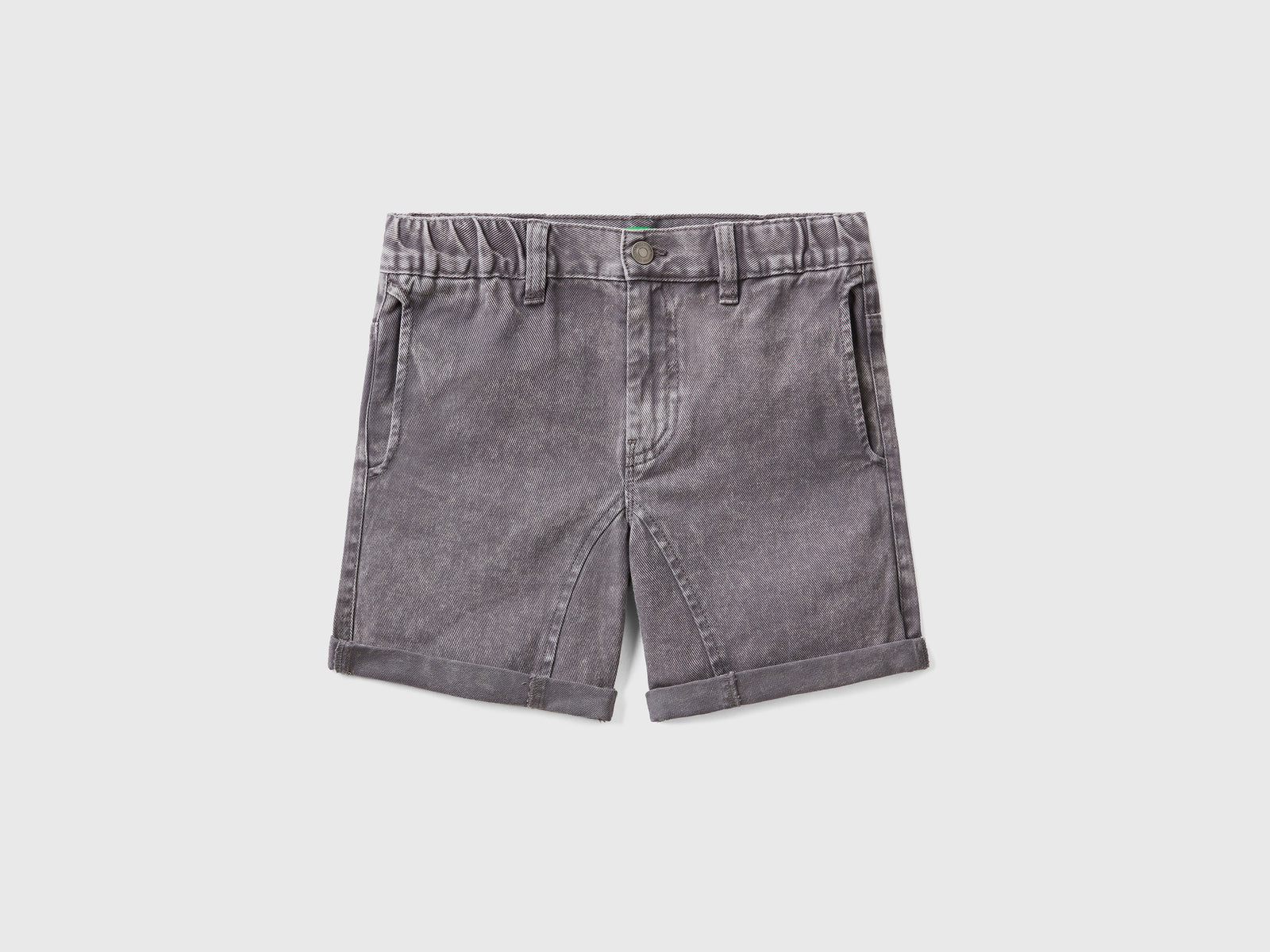 Pantaloni corti in puro cotone tinto capo da bambino grigio scuro | Benetton Outlet
