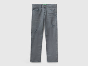 Jeans stretch con rotture