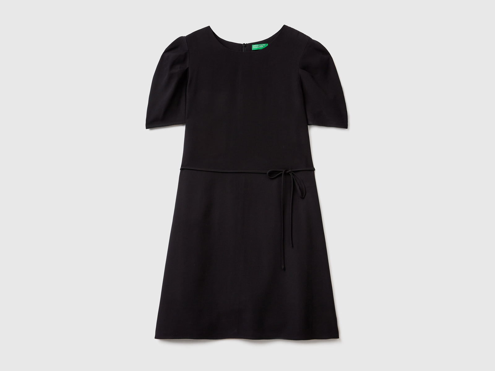 Vestito corto in misto viscosa con scollo rotondo da donna nero | Benetton Outlet