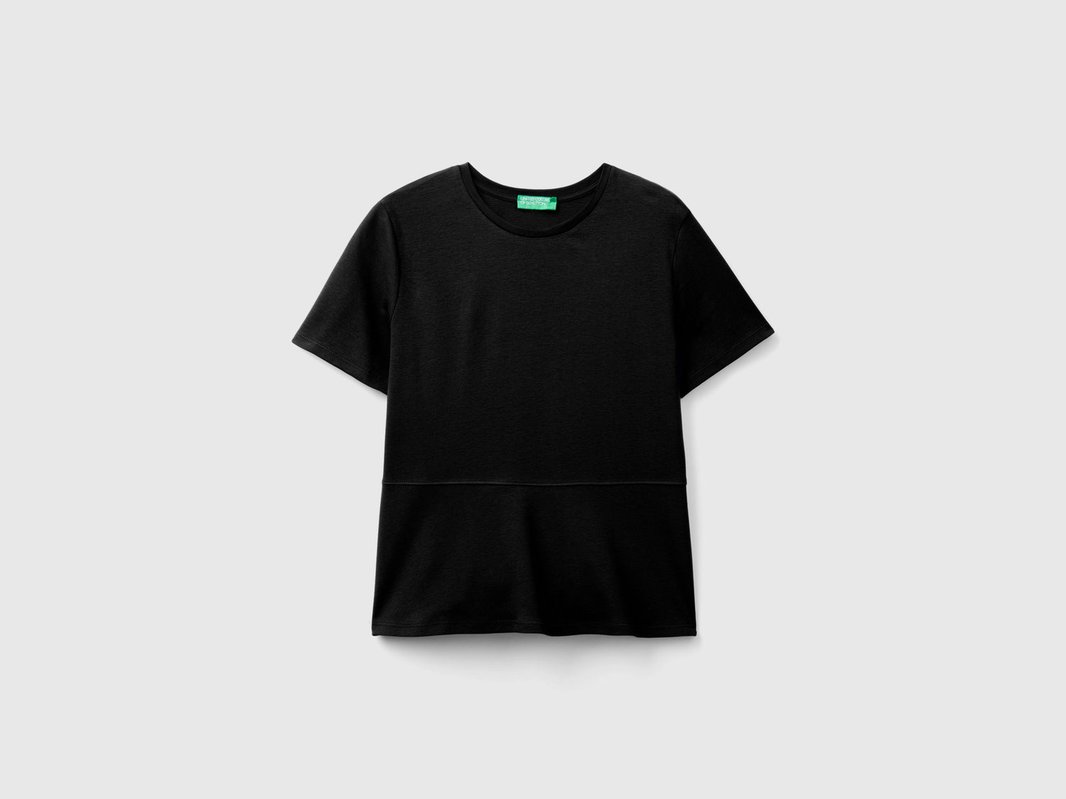 T-shirt slim fit in cotone bio da donna nero | Benetton Outlet