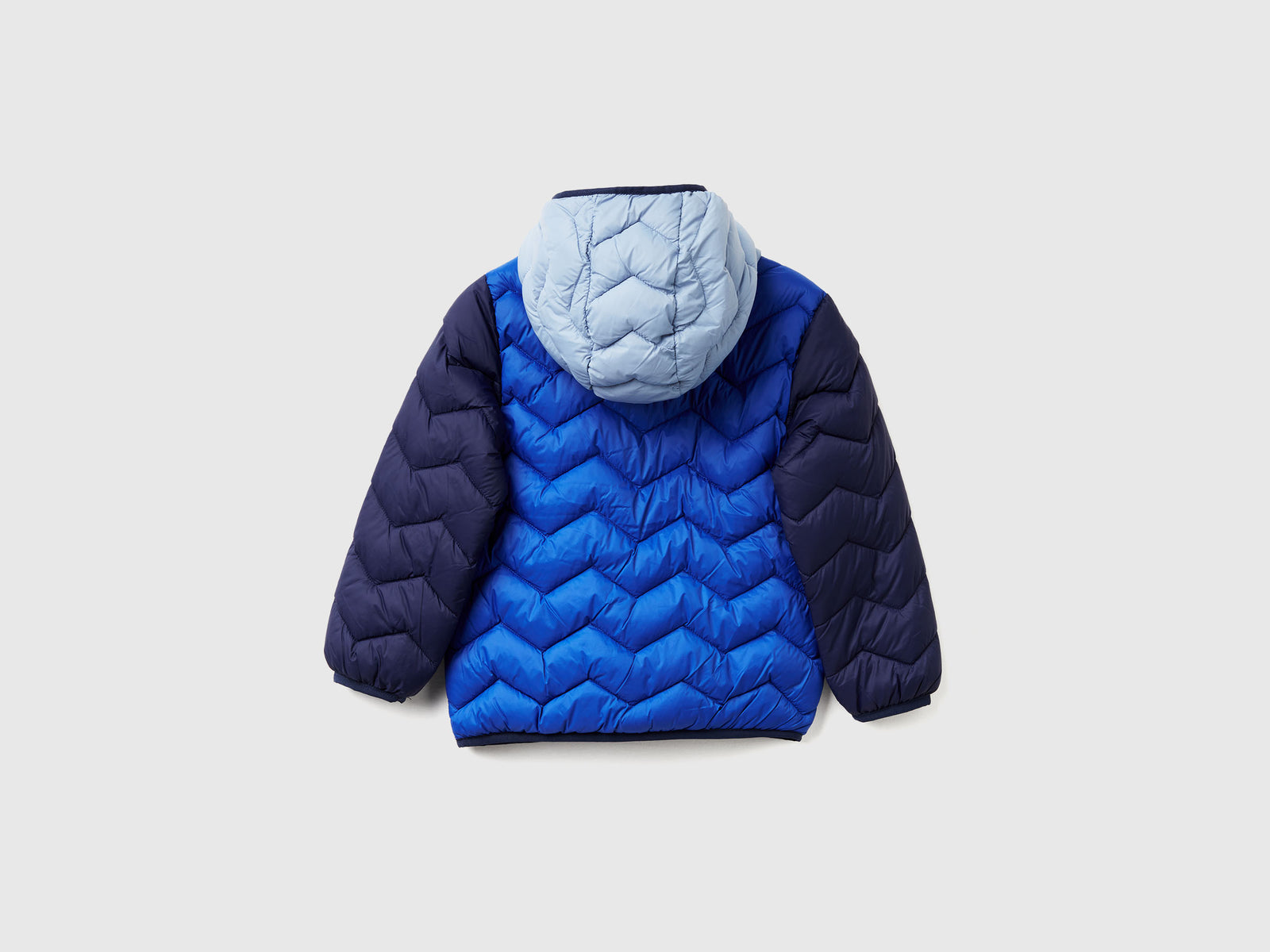 Giubbotto imbottito con cappuccio da bimbo blu 2 | Benetton Outlet