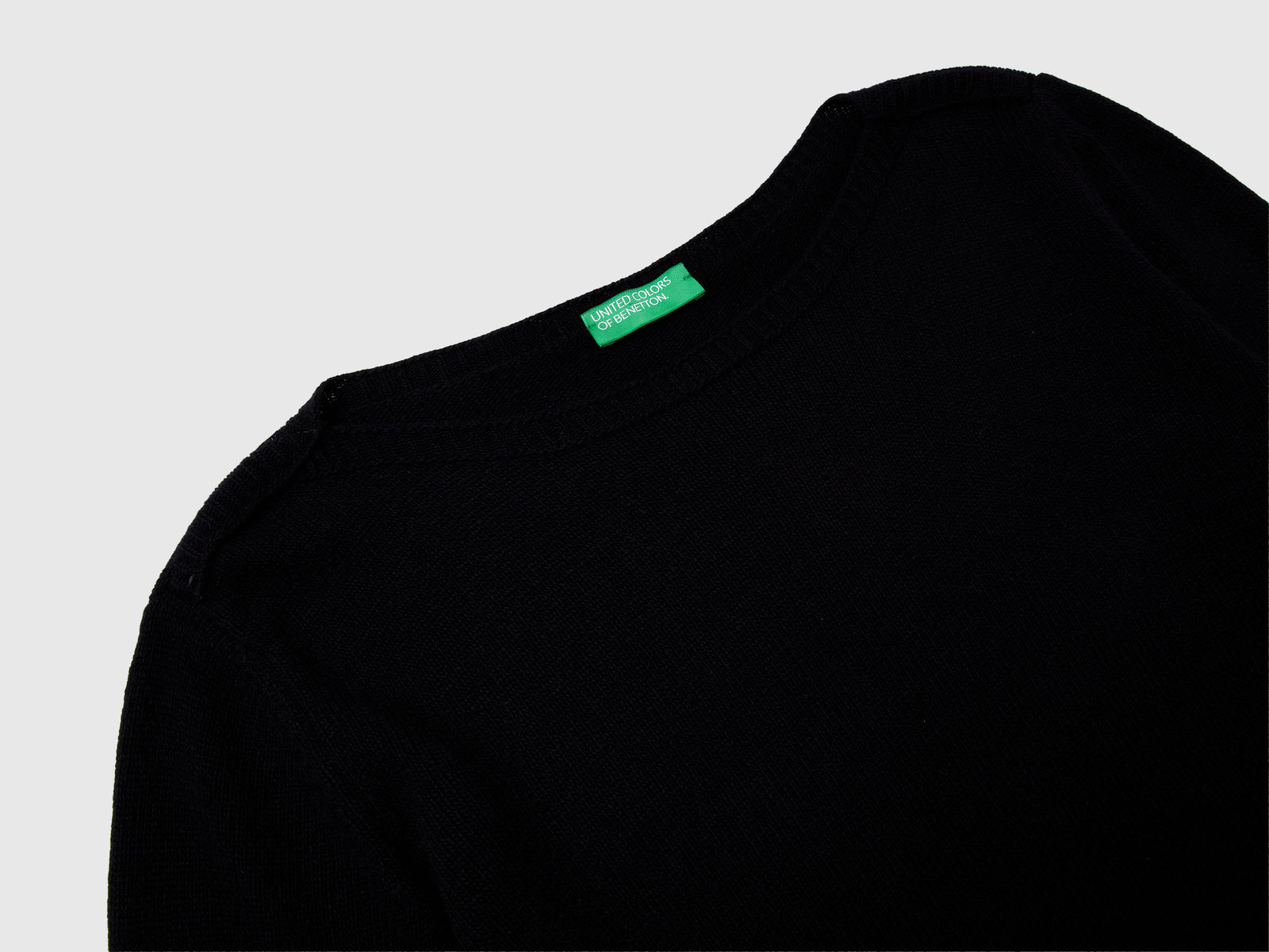 Maglioncino con scollo a barchetta da donna nero 3 | Benetton Outlet
