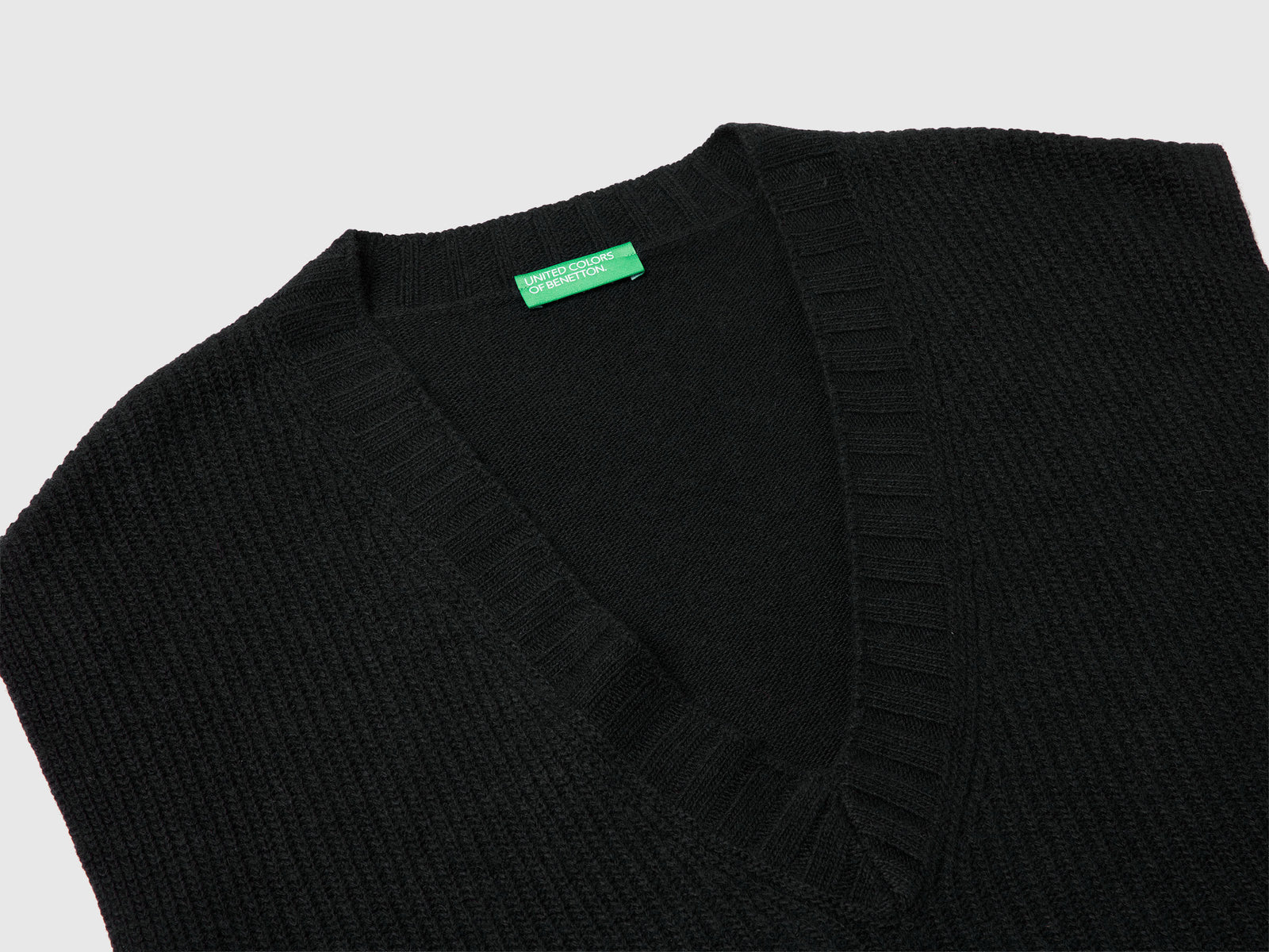 Gilet con scollo a V in misto lana da donna nero 3 | Benetton Outlet