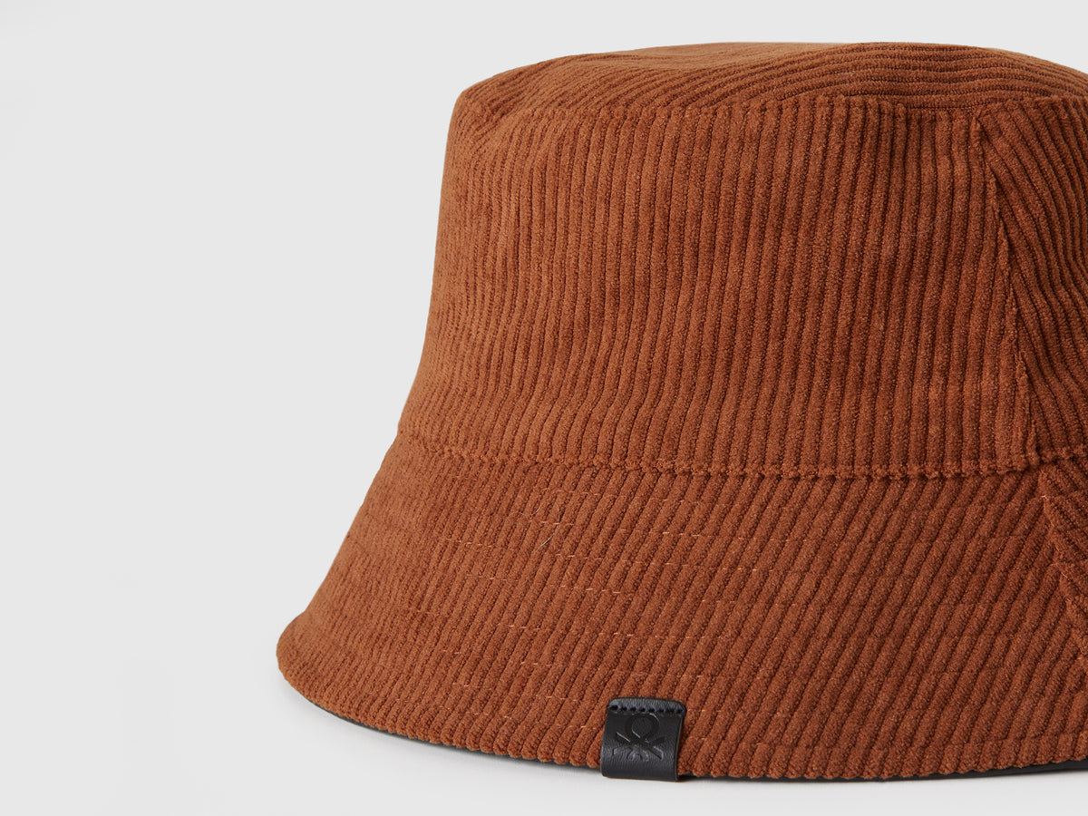 Cappello reversibile stile pescatore