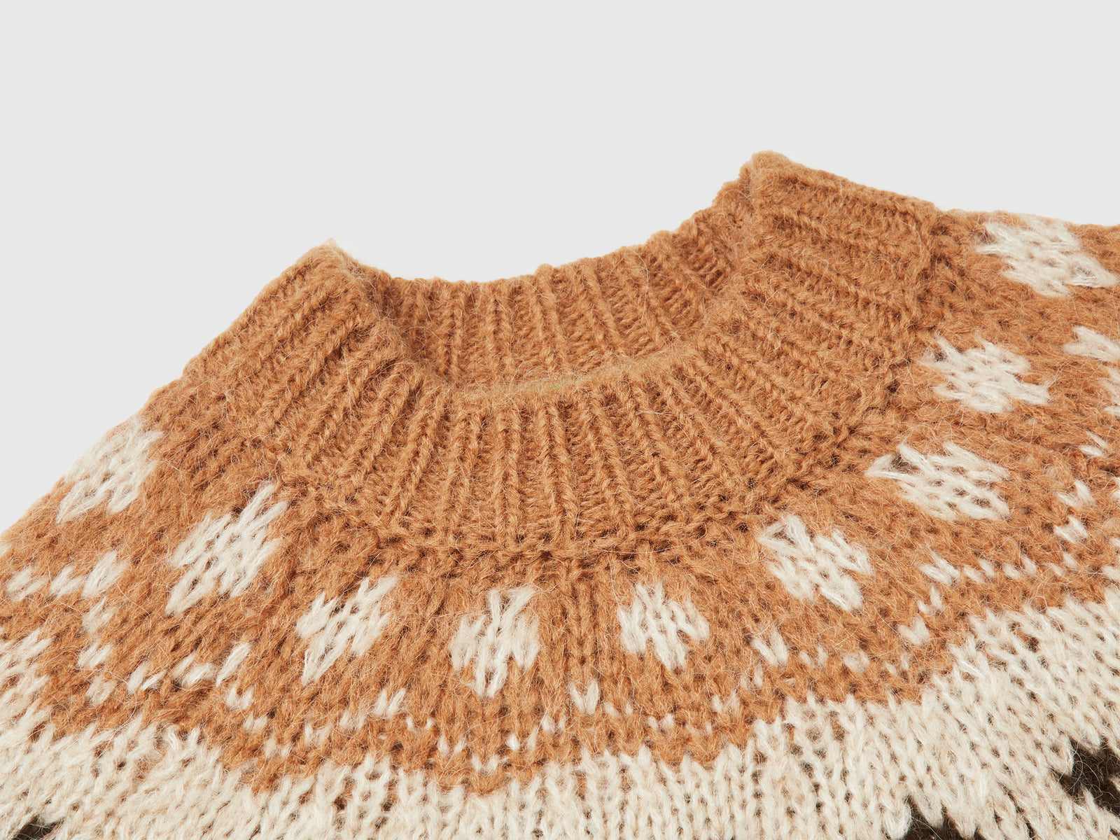 Maglione jacquard con paillettes da donna rosa tenue 3 | Benetton Outlet