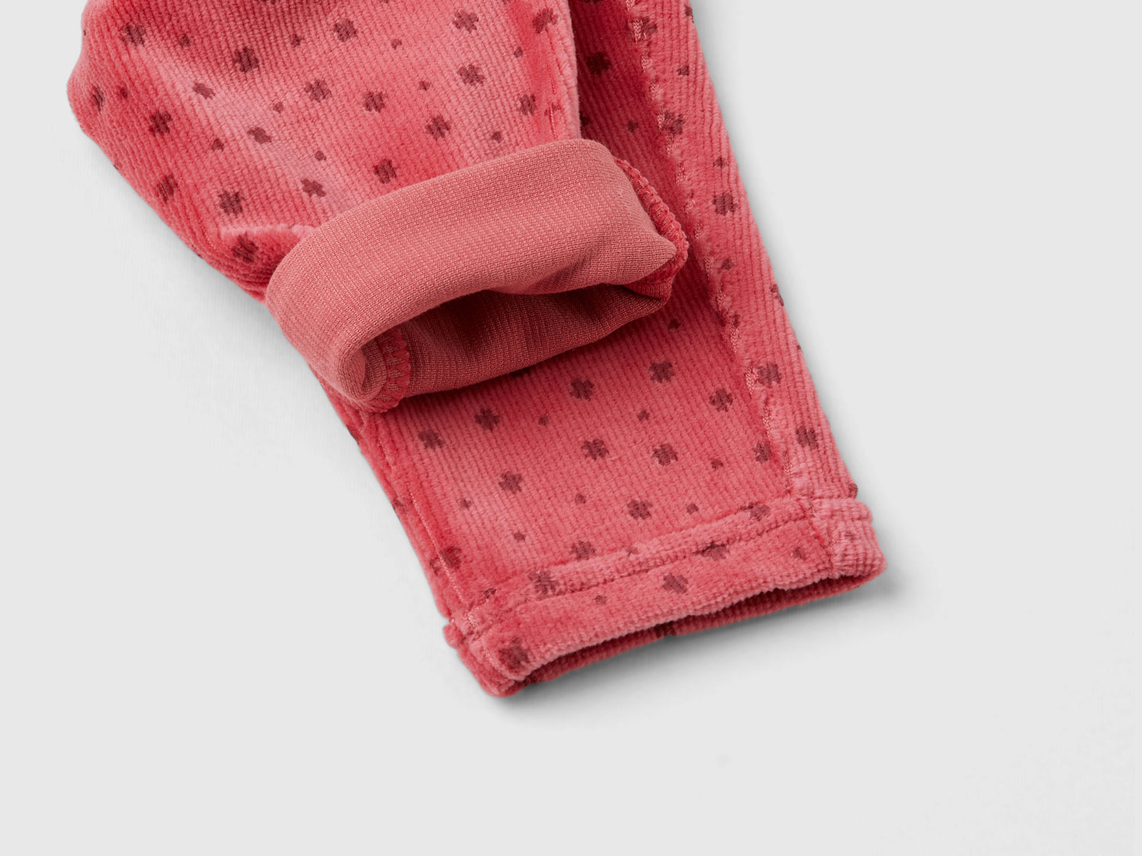 Pantaloni con stampa fantasia in ciniglia da neonato malva 3 | Benetton Outlet