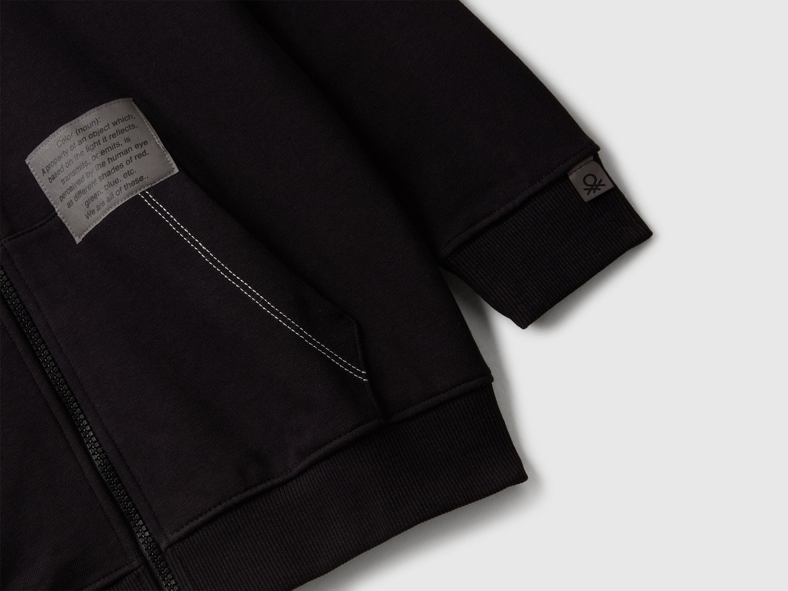 Felpa over fit con zip da bambino nero 3 | Benetton Outlet