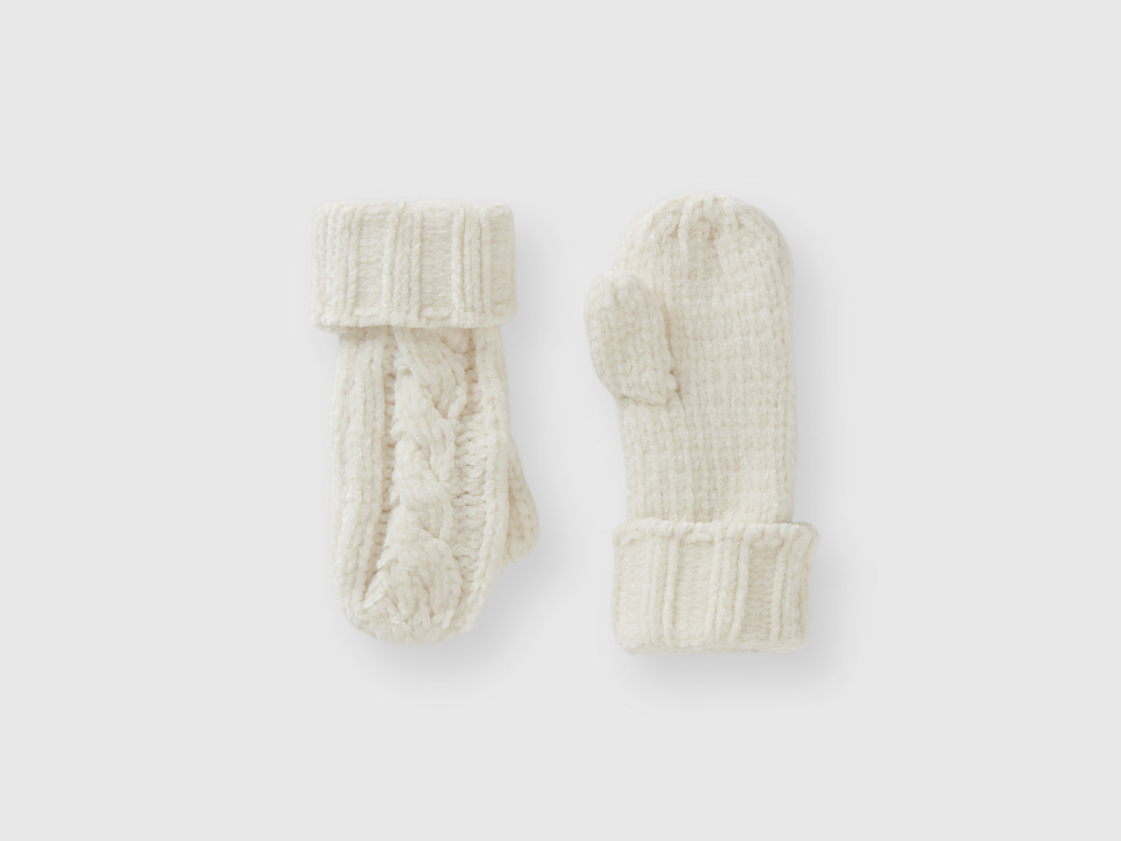Guanti in ciniglia con trecce da bimbo bianco panna | Benetton Outlet