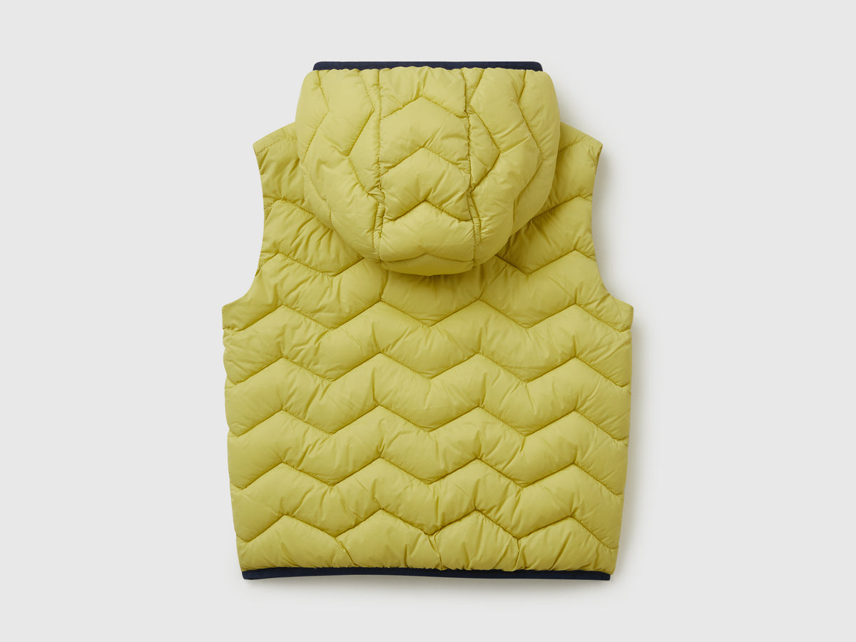 Gilet imbottito con cappuccio