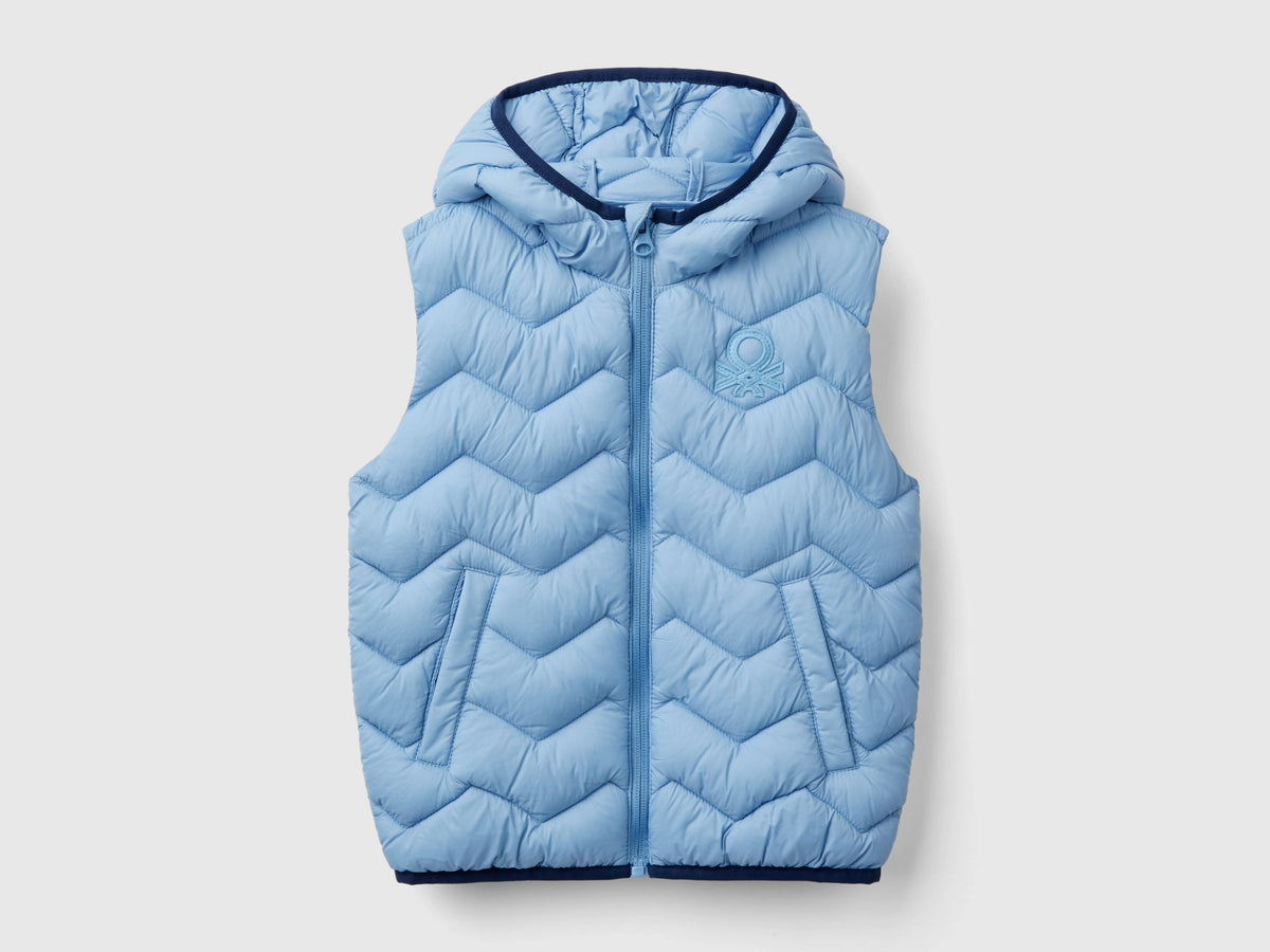 Gilet imbottito con cappuccio