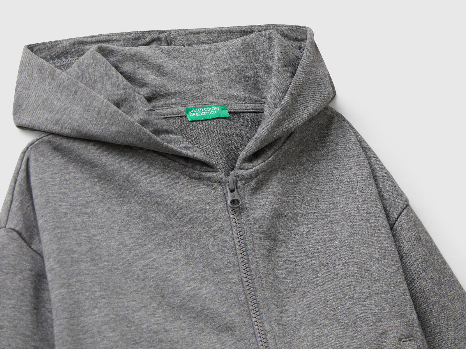Felpa con zip e cappuccio da bambina grigio scuro 3 | Benetton Outlet