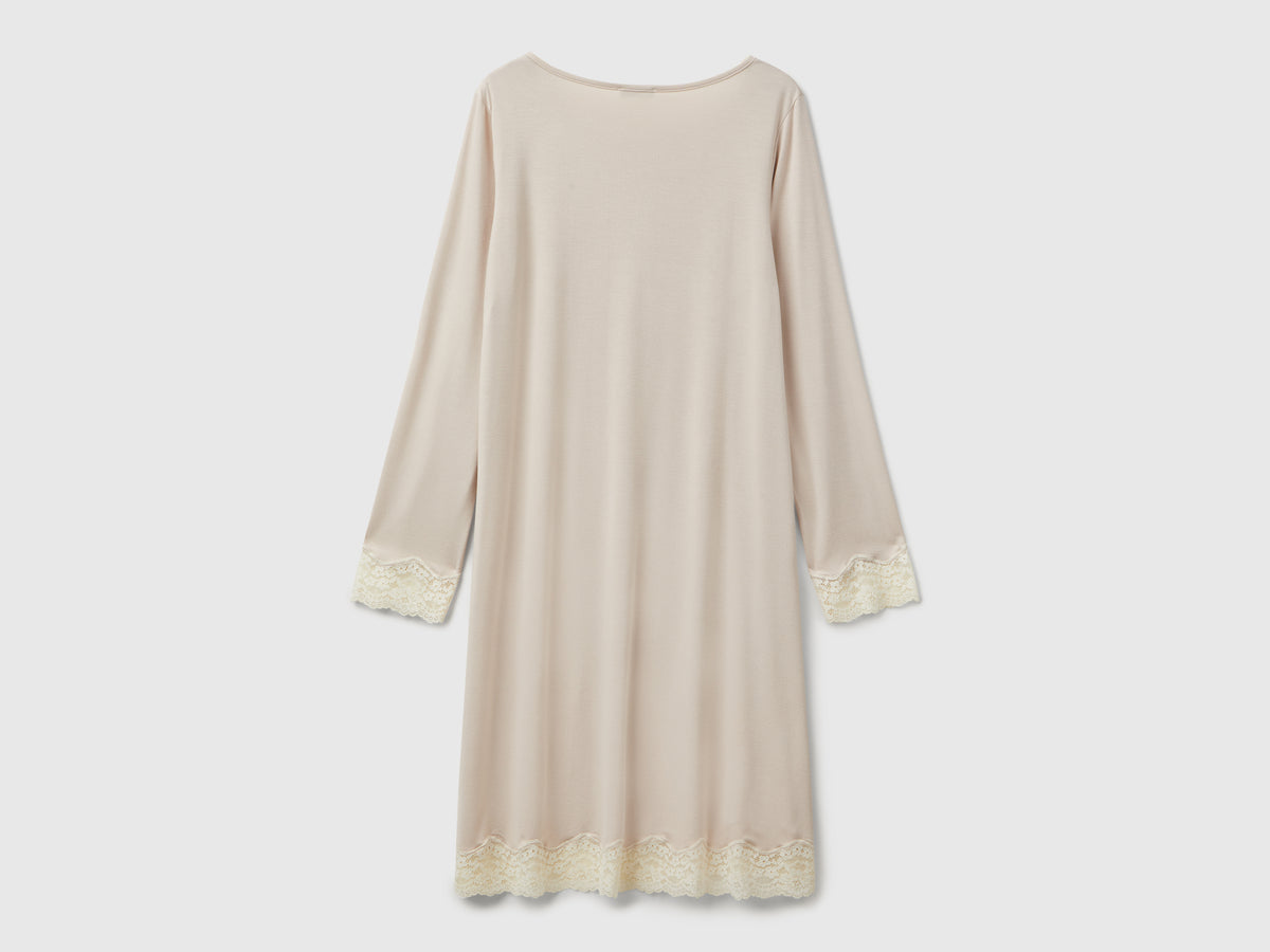 Camicia da notte fluida con pizzo