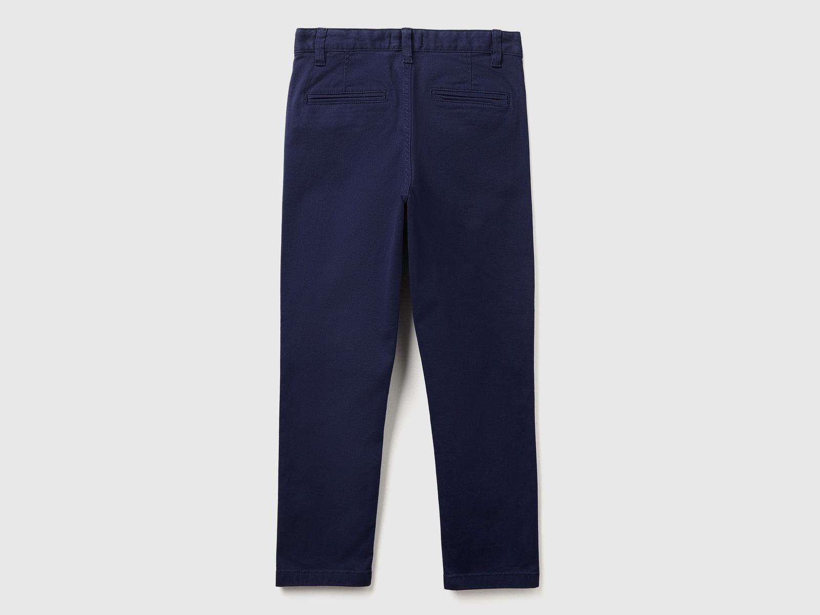 Chino slim fit in cotone stretch da bambino blu scuro 2 | Benetton Outlet