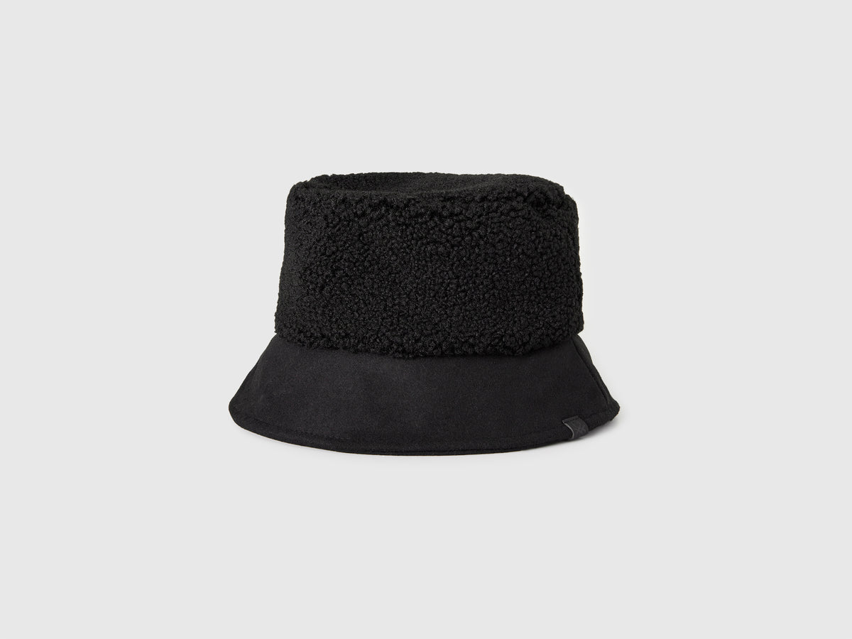 Cappello alla pescatora in pelliccia sintetica