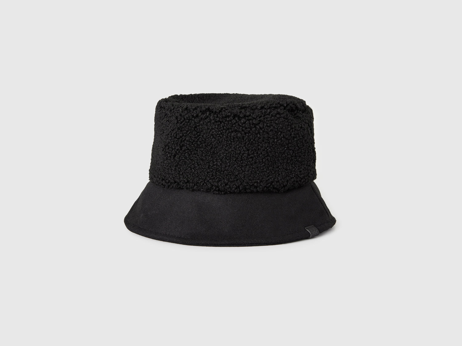 Cappello alla pescatora in pelliccia sintetica da donna nero | Benetton Outlet