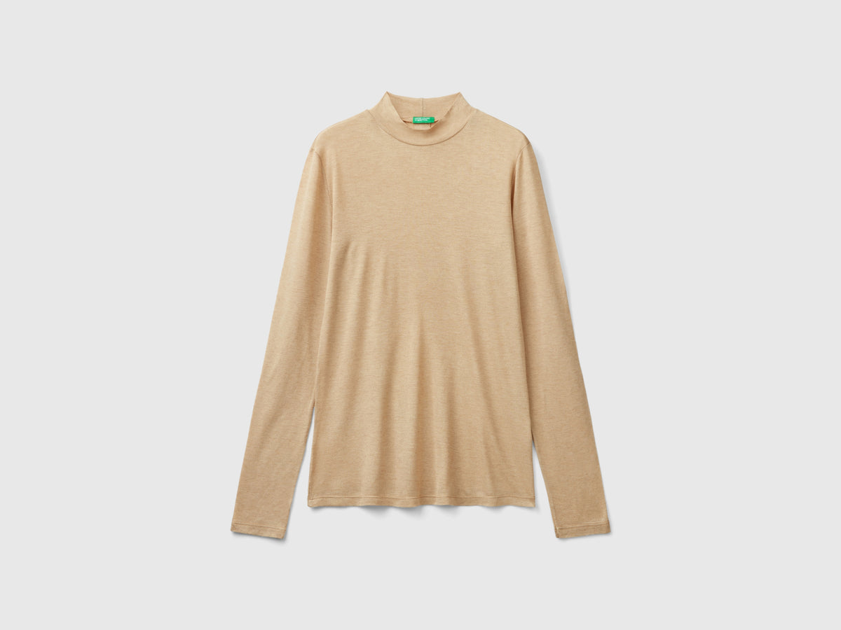 T-shirt dolcevita in misto viscosa e lana