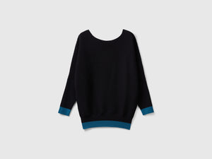 Maglia con scollo a barchetta
