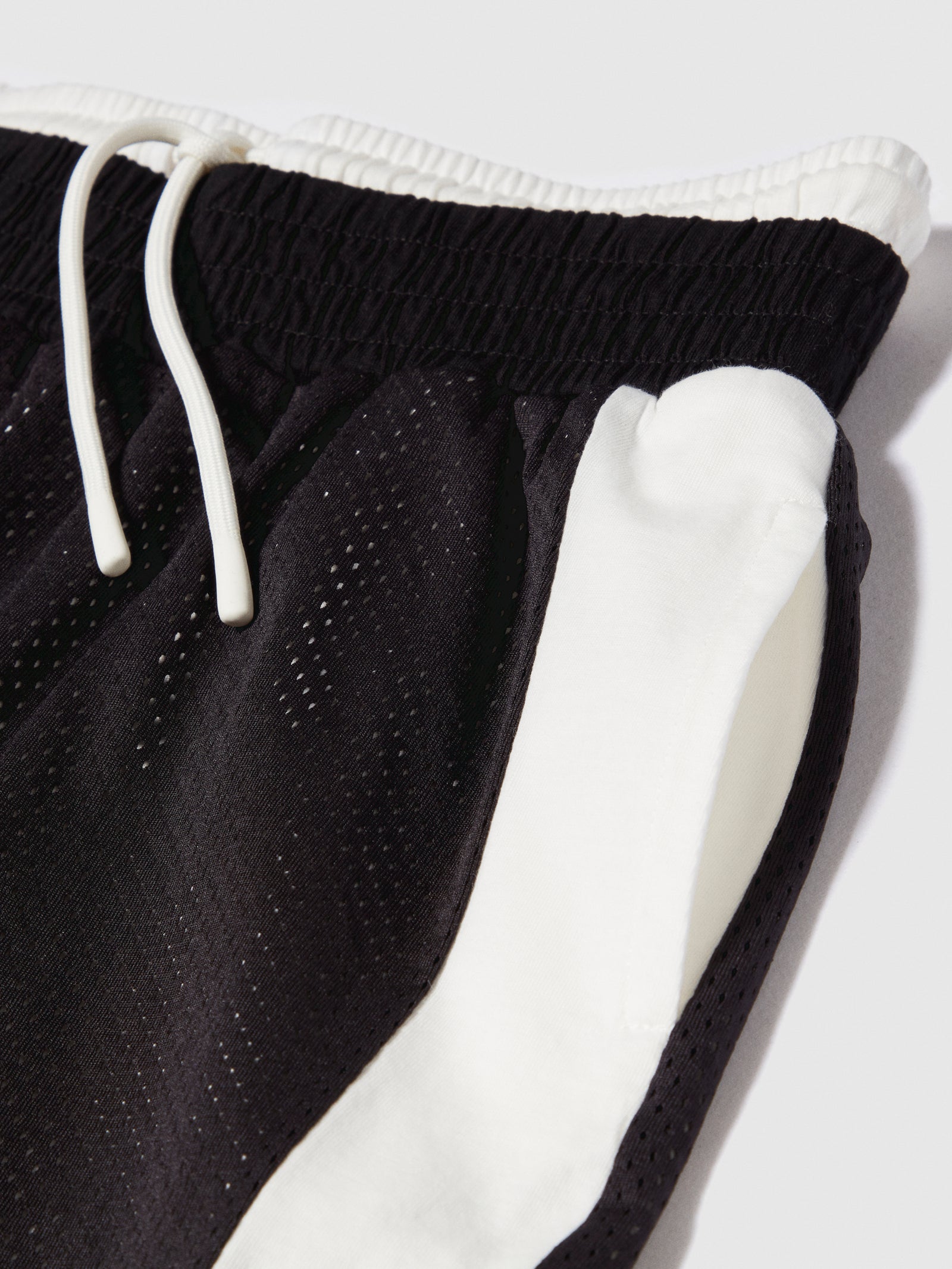 Bermuda sporty da bambino nero 2 | Sisley young Outlet