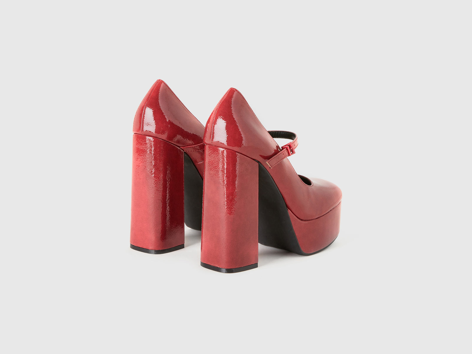 Décolleté lucide con tacco e cinturino da donna rosso 2 | Benetton Outlet