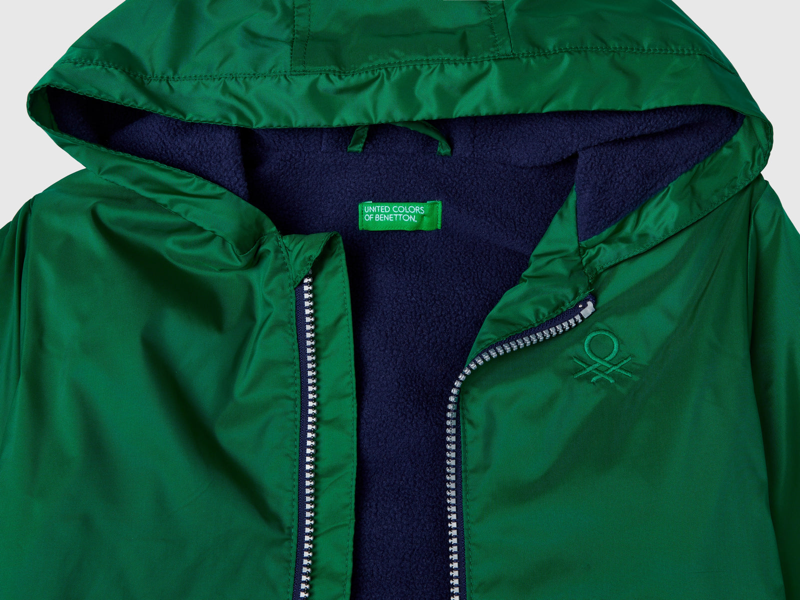 Giubbino con cappuccio oversize da bimbo verde 3 | Benetton Outlet