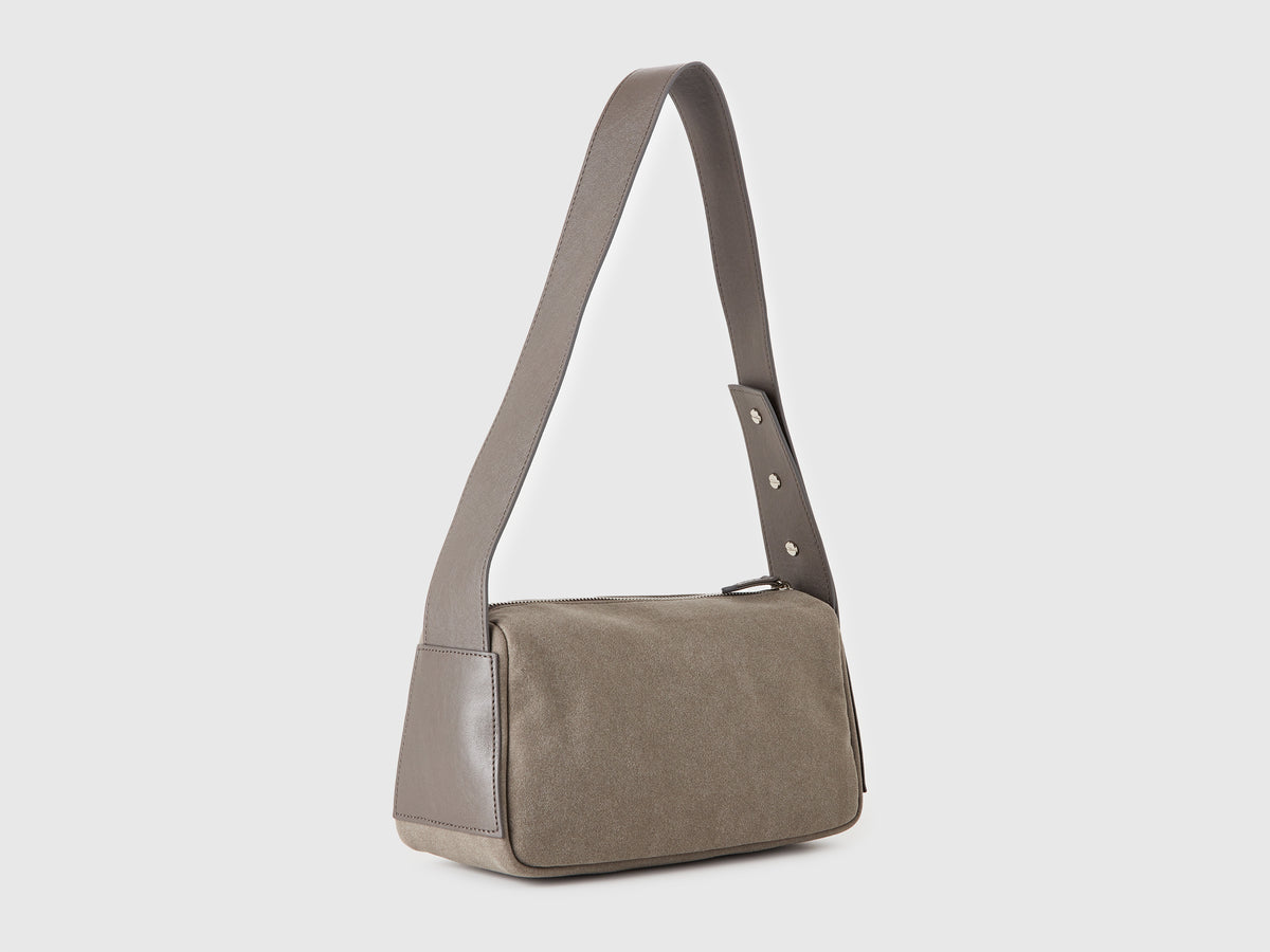 Borsa a spalla effetto scamosciato
