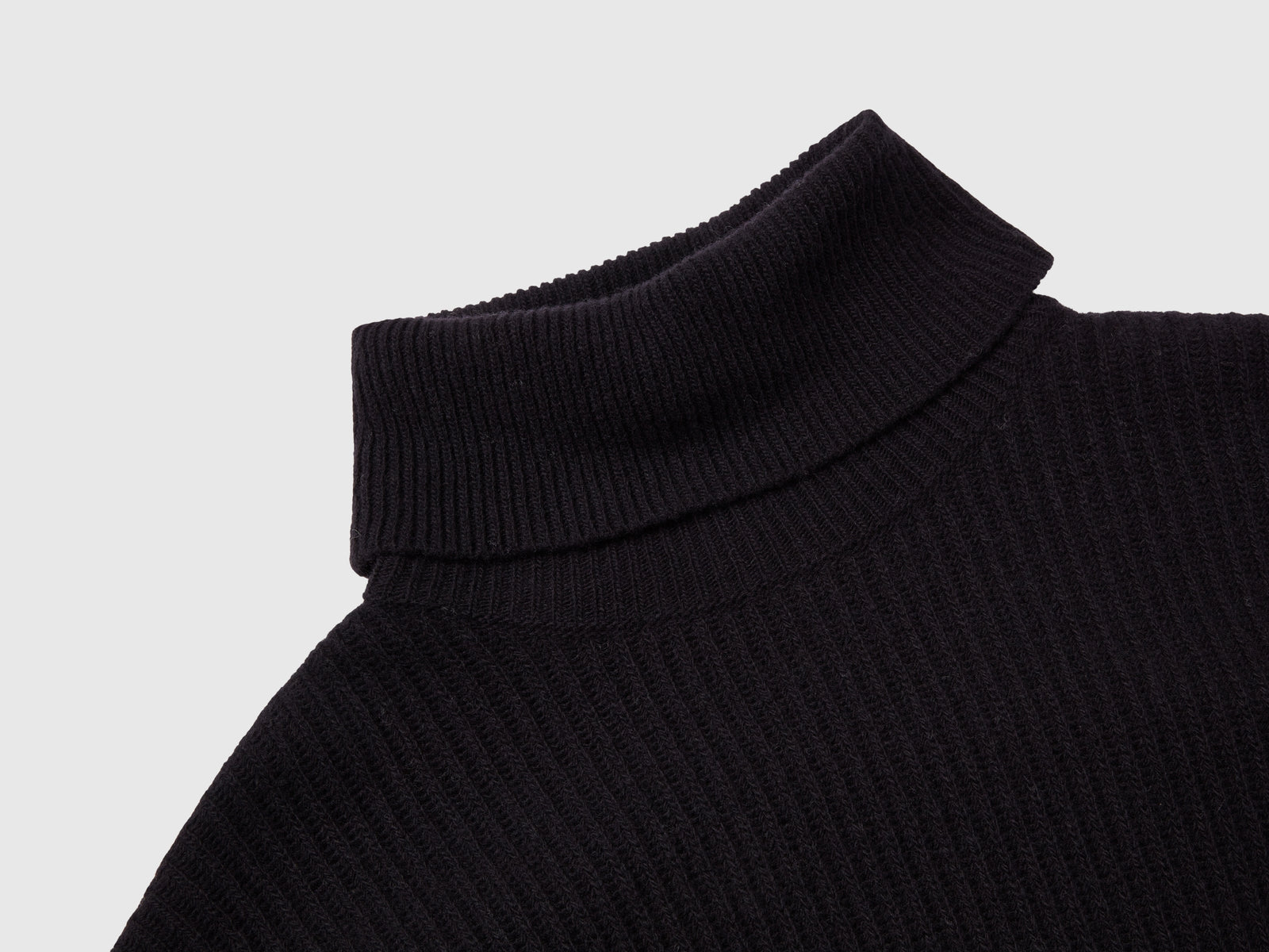 Dolcevita con collo ampio da donna nero 3 | Benetton Outlet