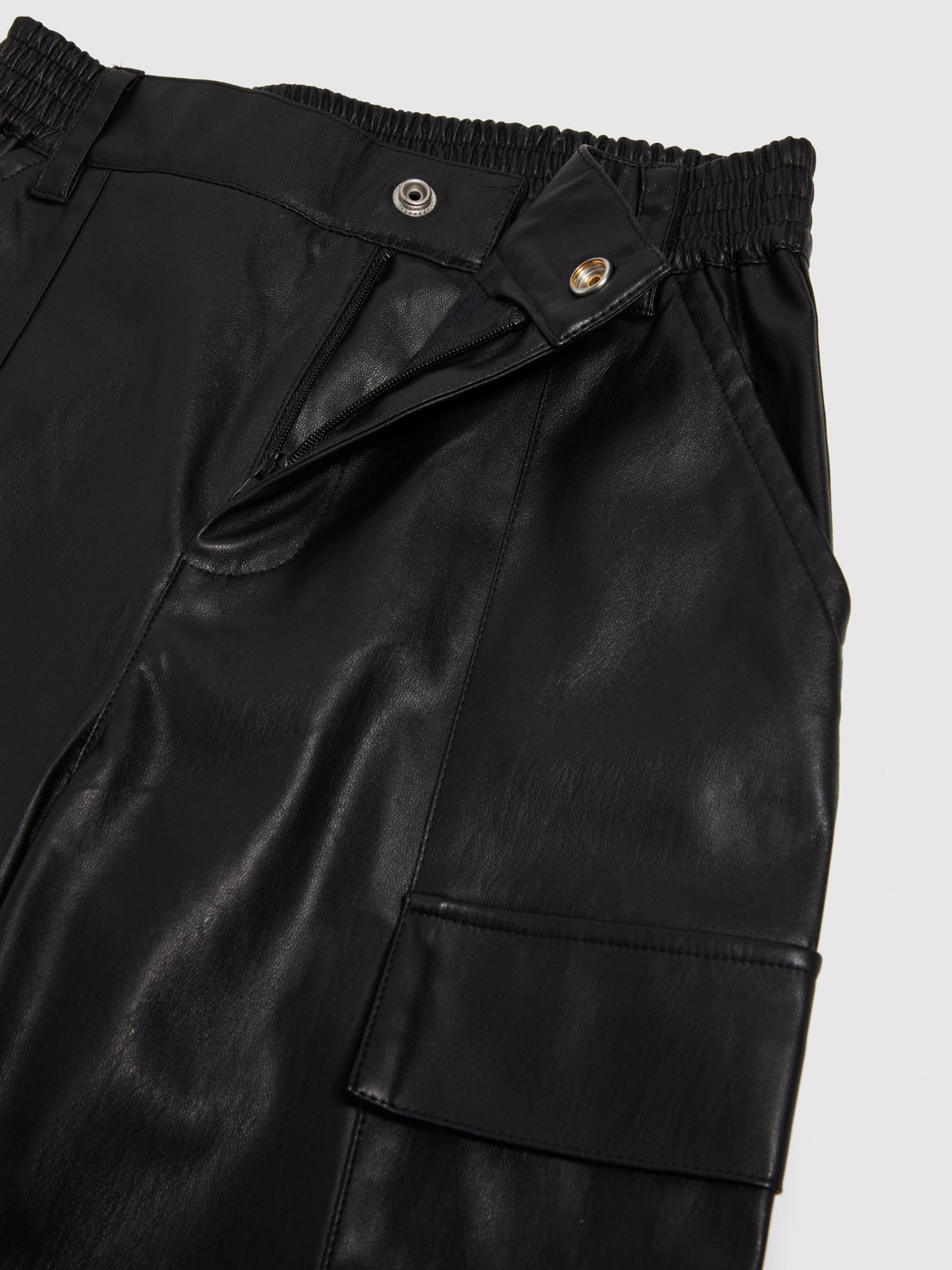 Pantaloni cargo