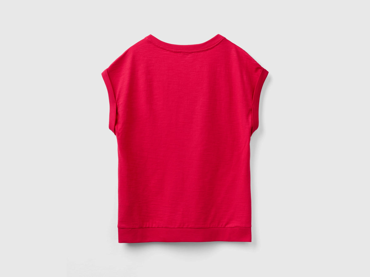 T-shirt con scollo a V