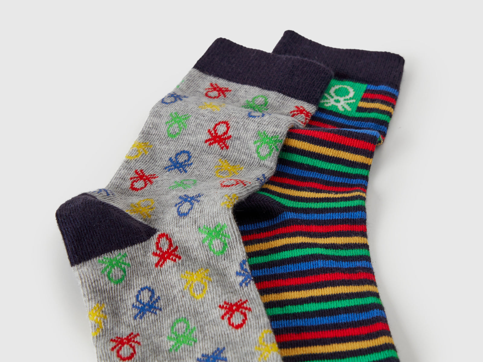 Due paia di calzini fantasia da bambino multi-color 2 | Benetton Outlet