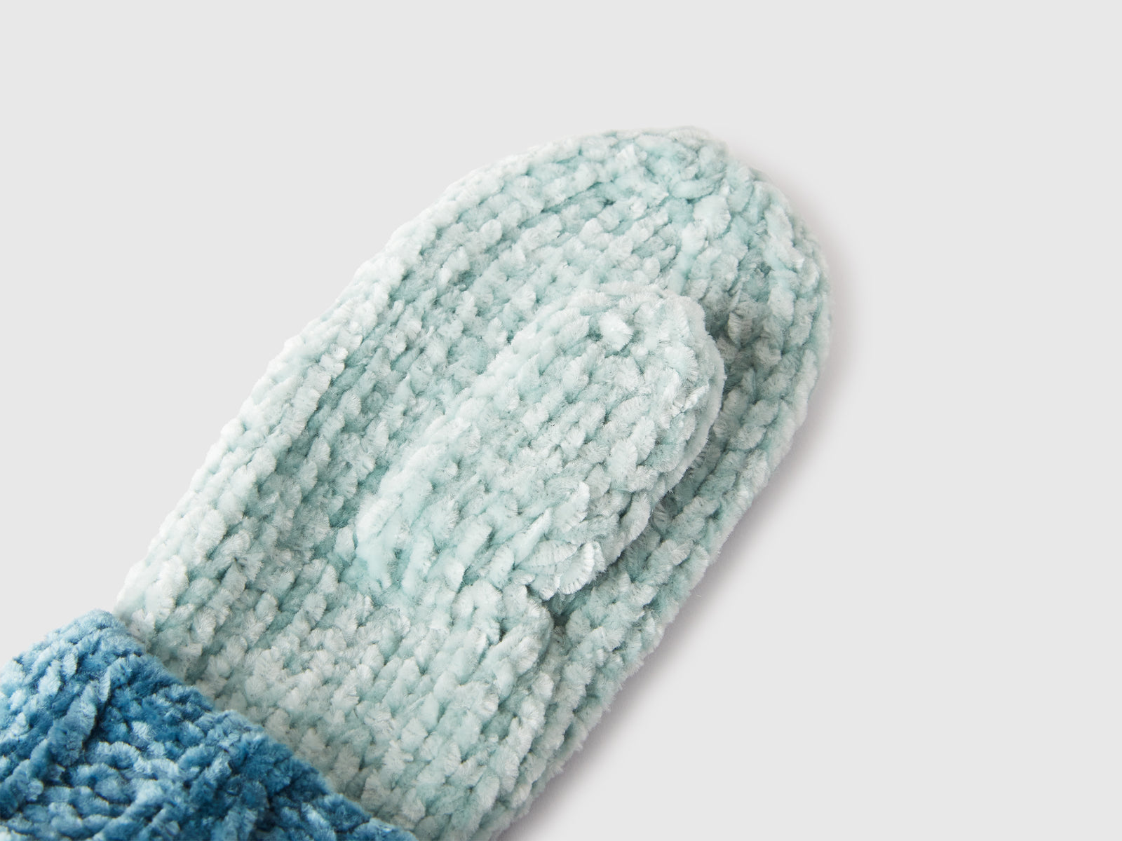 Muffole color block in ciniglia da bimbo verde acqua 2 | Benetton Outlet