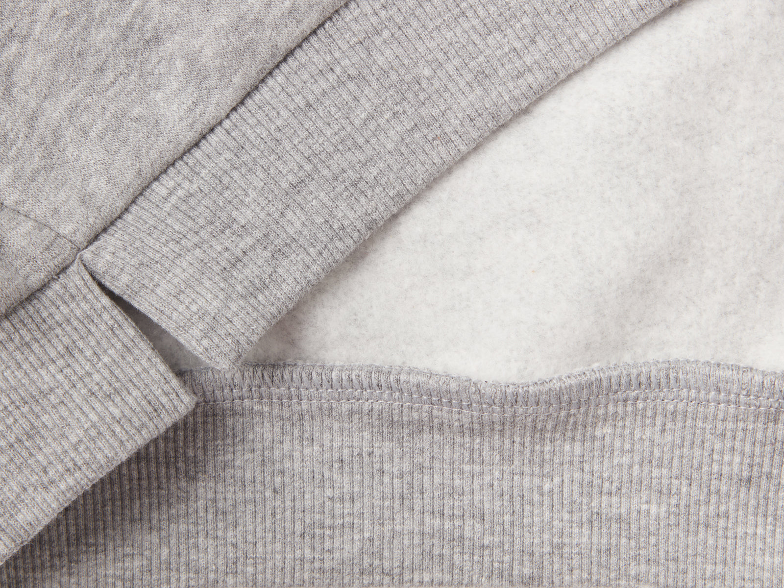Felpa chiusa con stampa glitter da bimba grigio chiaro 2 | Benetton Outlet