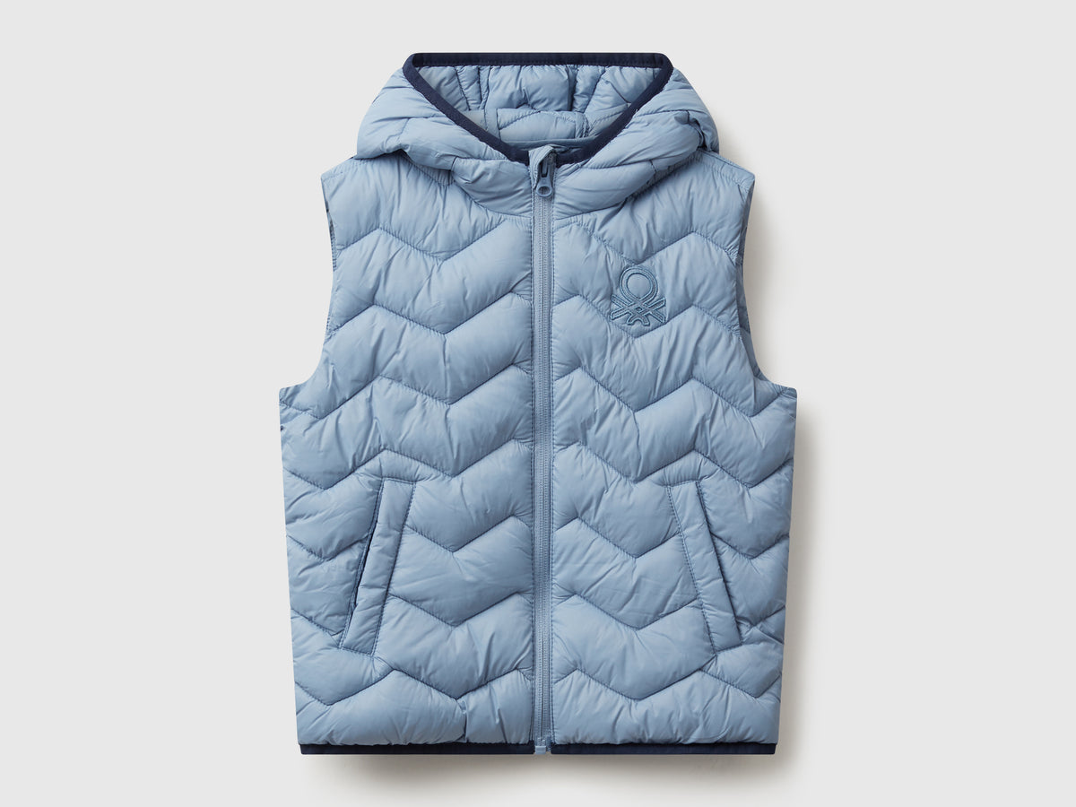 Gilet imbottito con cappuccio