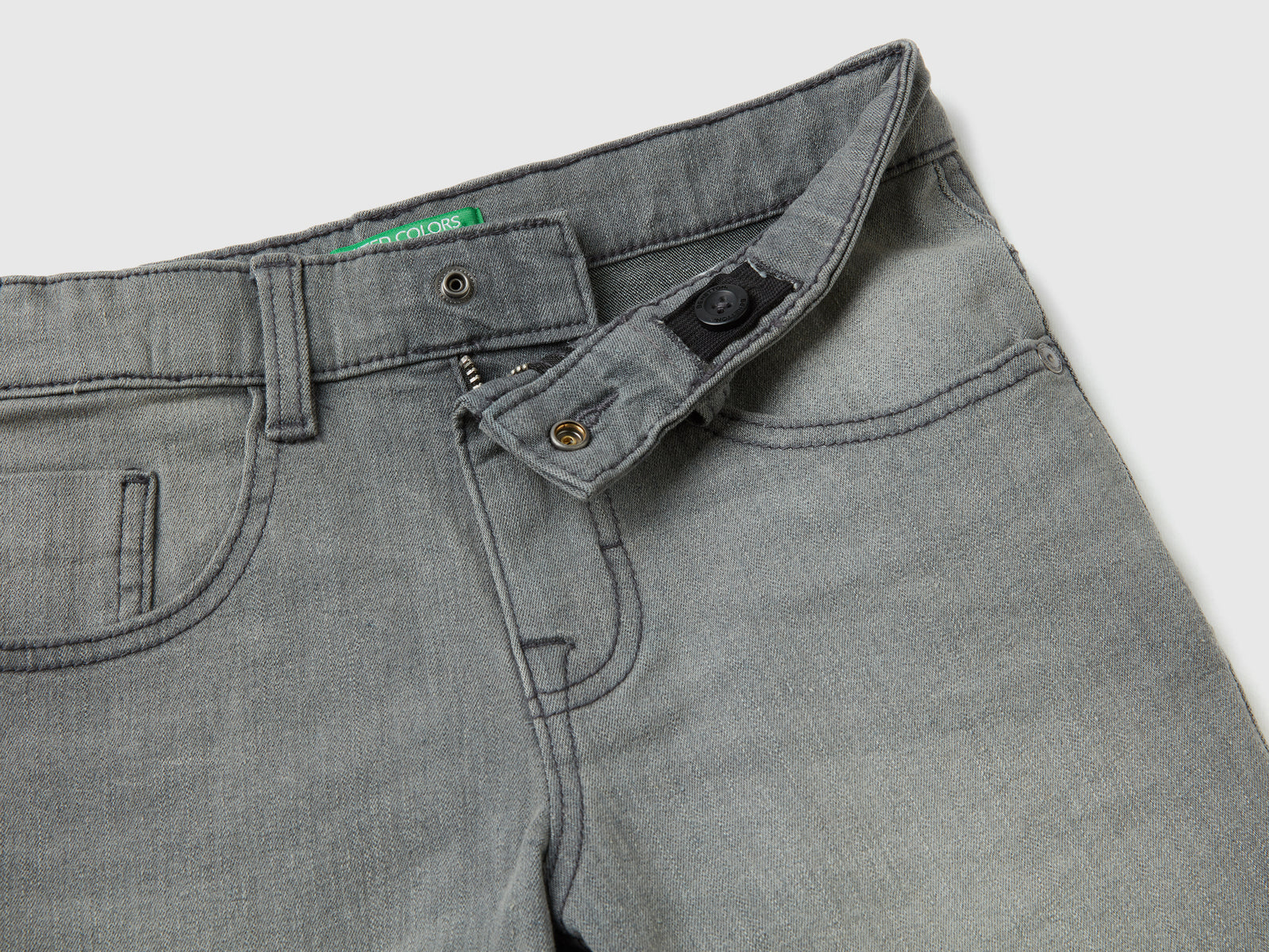 Bermuda slim fit in denim da bambino grigio 3 | Benetton Outlet