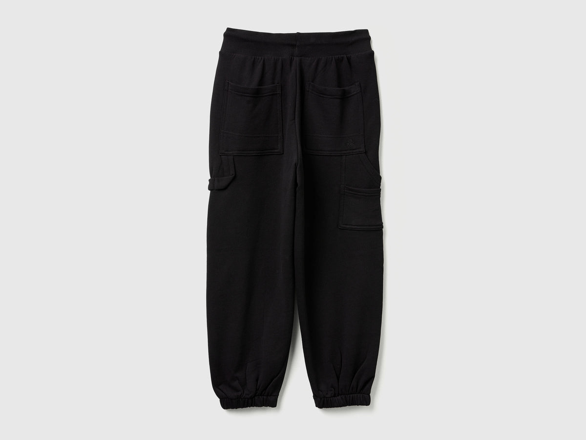 Joggers ampi con tasche