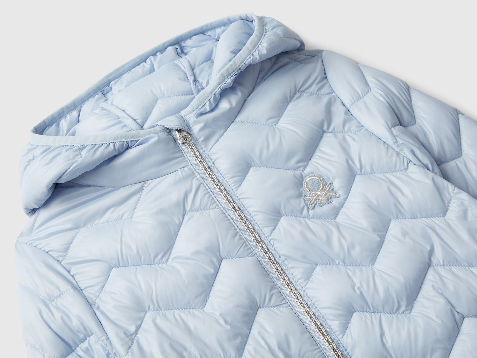 Giubbino imbottito con cappuccio da bambina azzurro 3 | Benetton Outlet