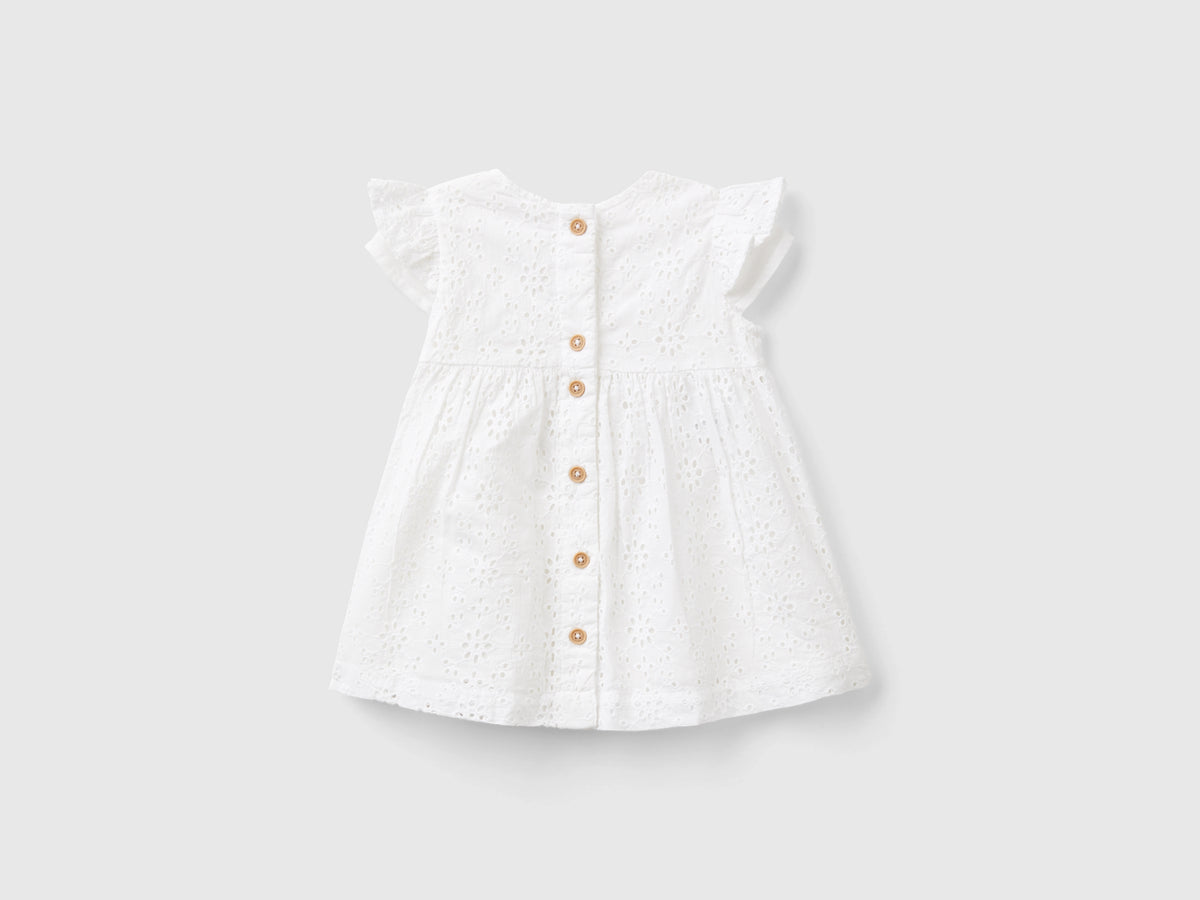 Vestito con ricami sangallo