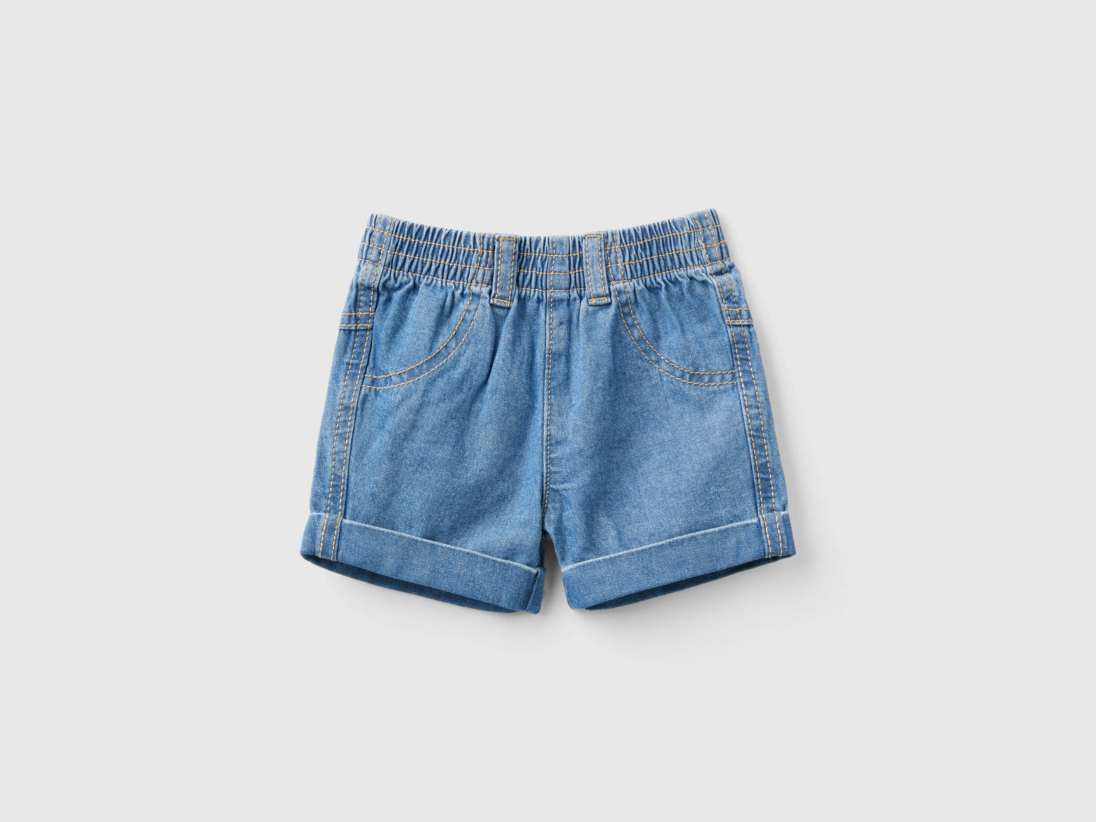 Pantaloni corti in jeans leggero da neonato azzurro | Benetton Outlet