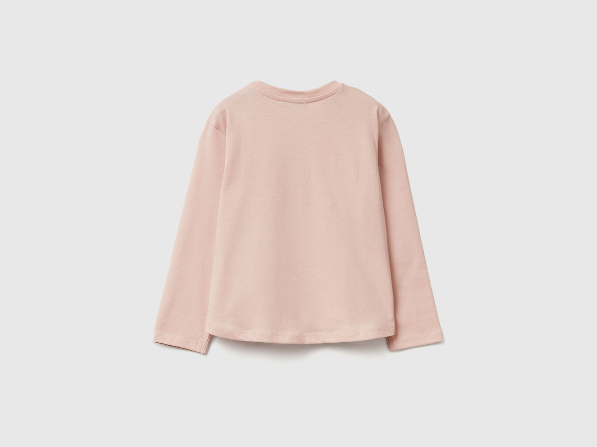 T-shirt con applicazione effetto petali