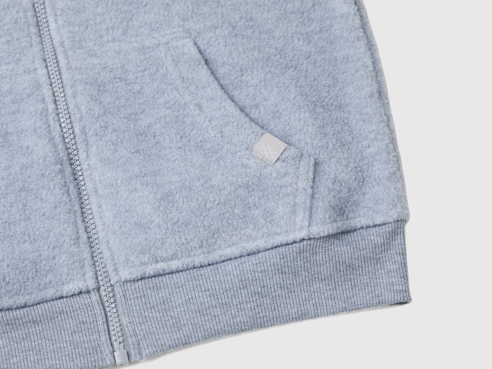 Felpa in pile con cappuccio da bambino grigio 3 | Benetton Outlet