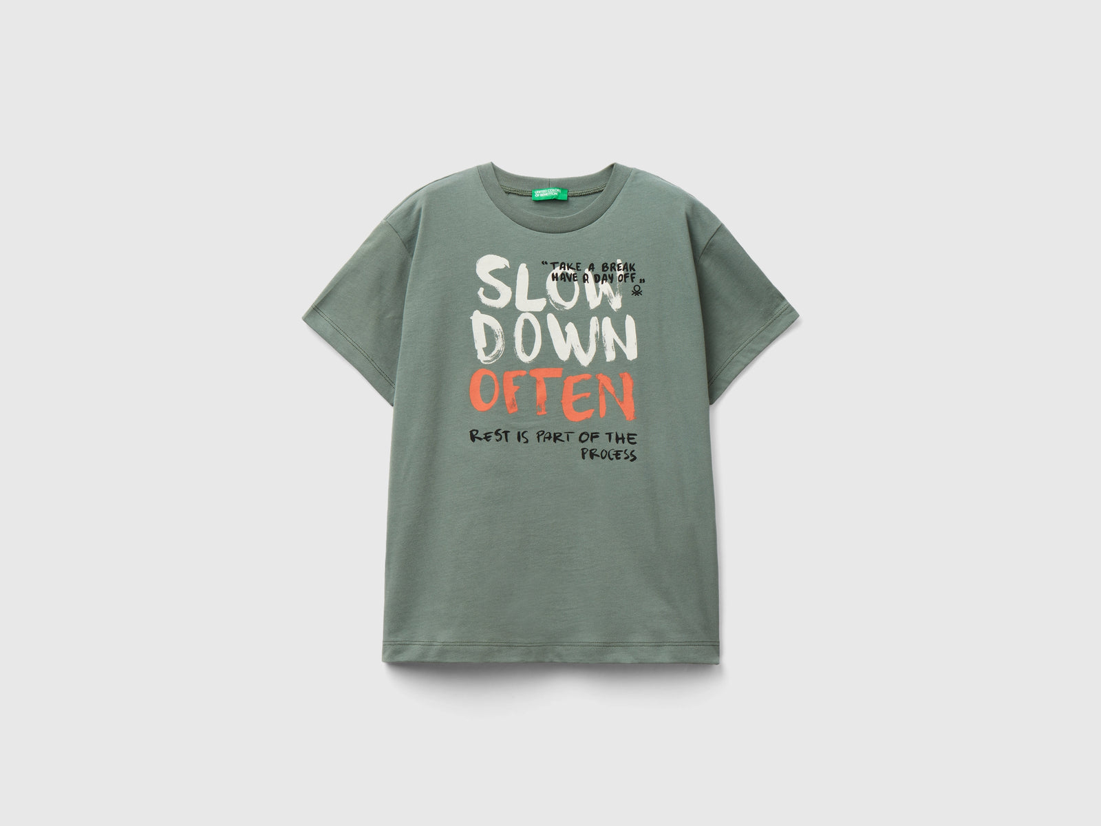 Maglietta in cotone bio con stampa da bambino verde militare | Benetton Outlet