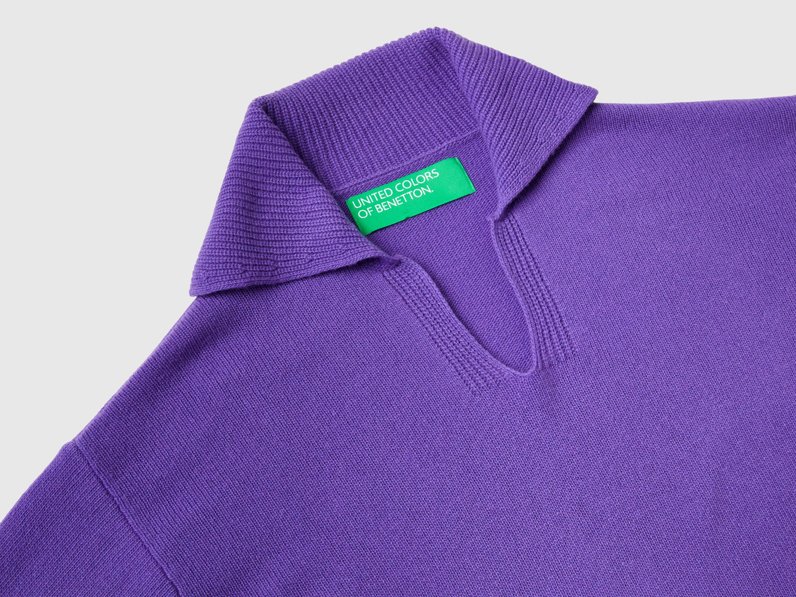 Maglia boxy fit con collo a polo da donna viola 3 | Benetton Outlet