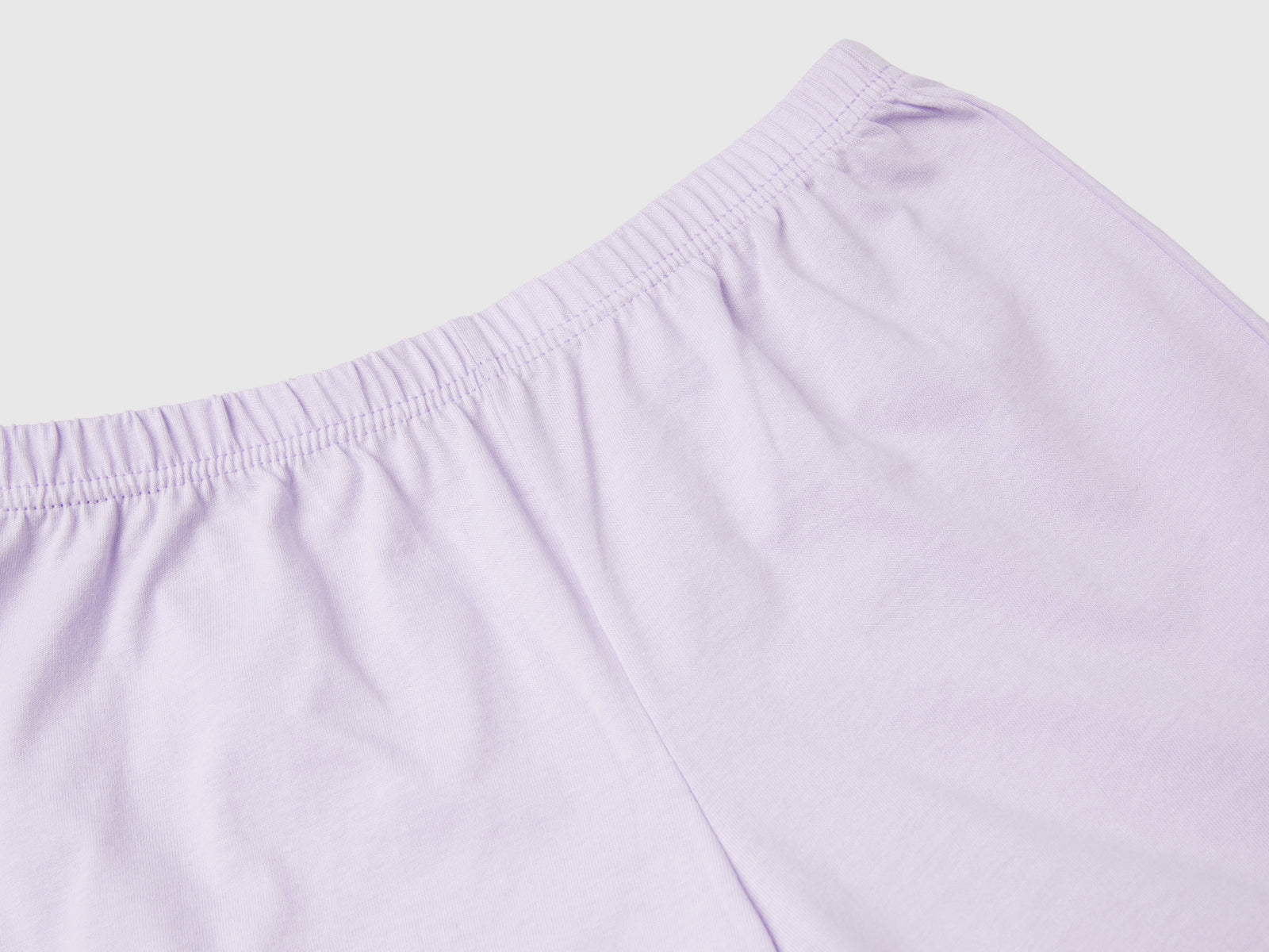 Pigiama corto con logo glitter da bambino lilla 2 | Benetton Outlet