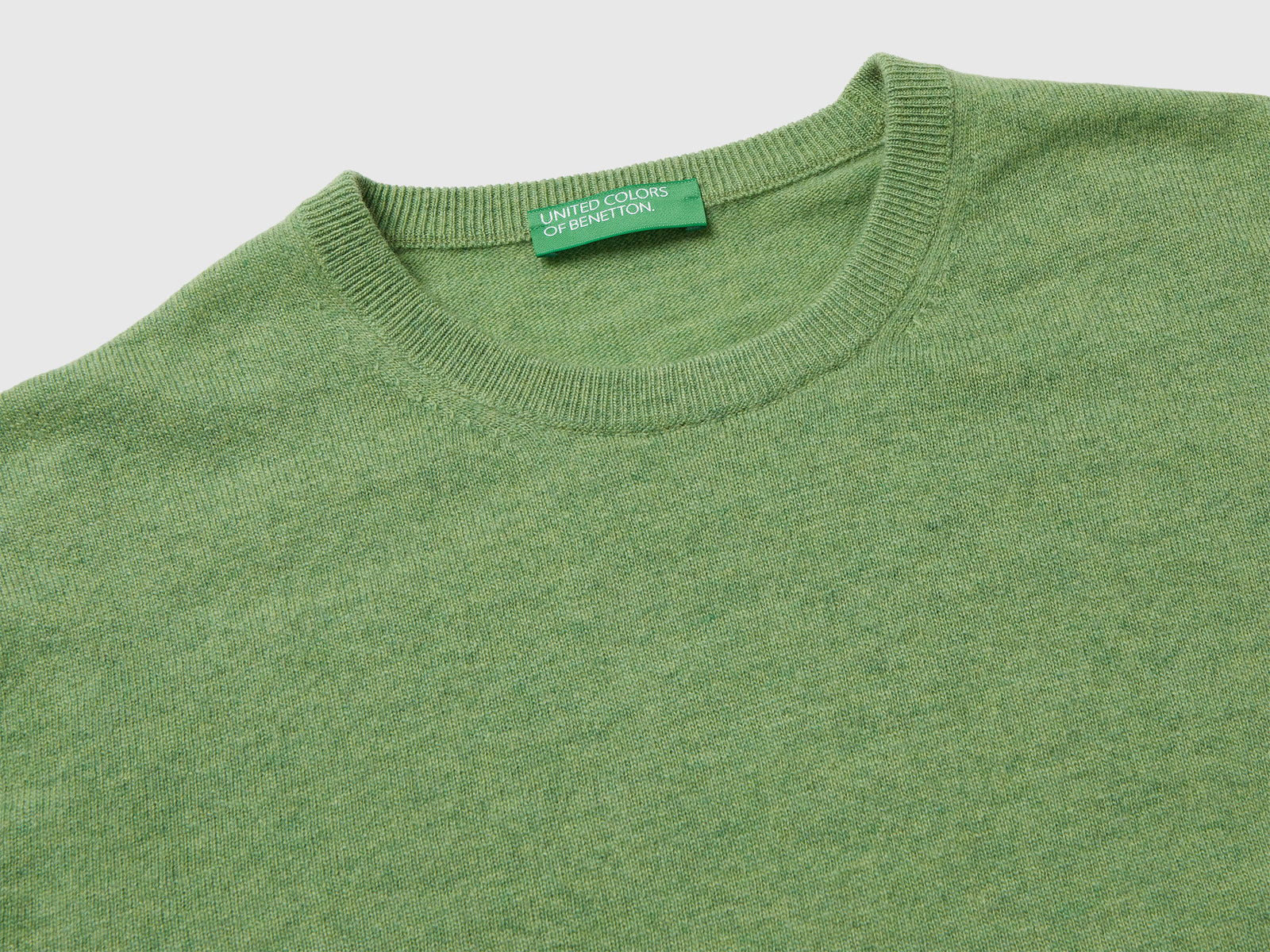 Maglia girocollo mélange in pura lana Merino da uomo verde chiaro 3 | Benetton Outlet