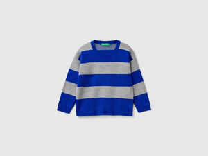 Maglia a righe con grafica skateboard