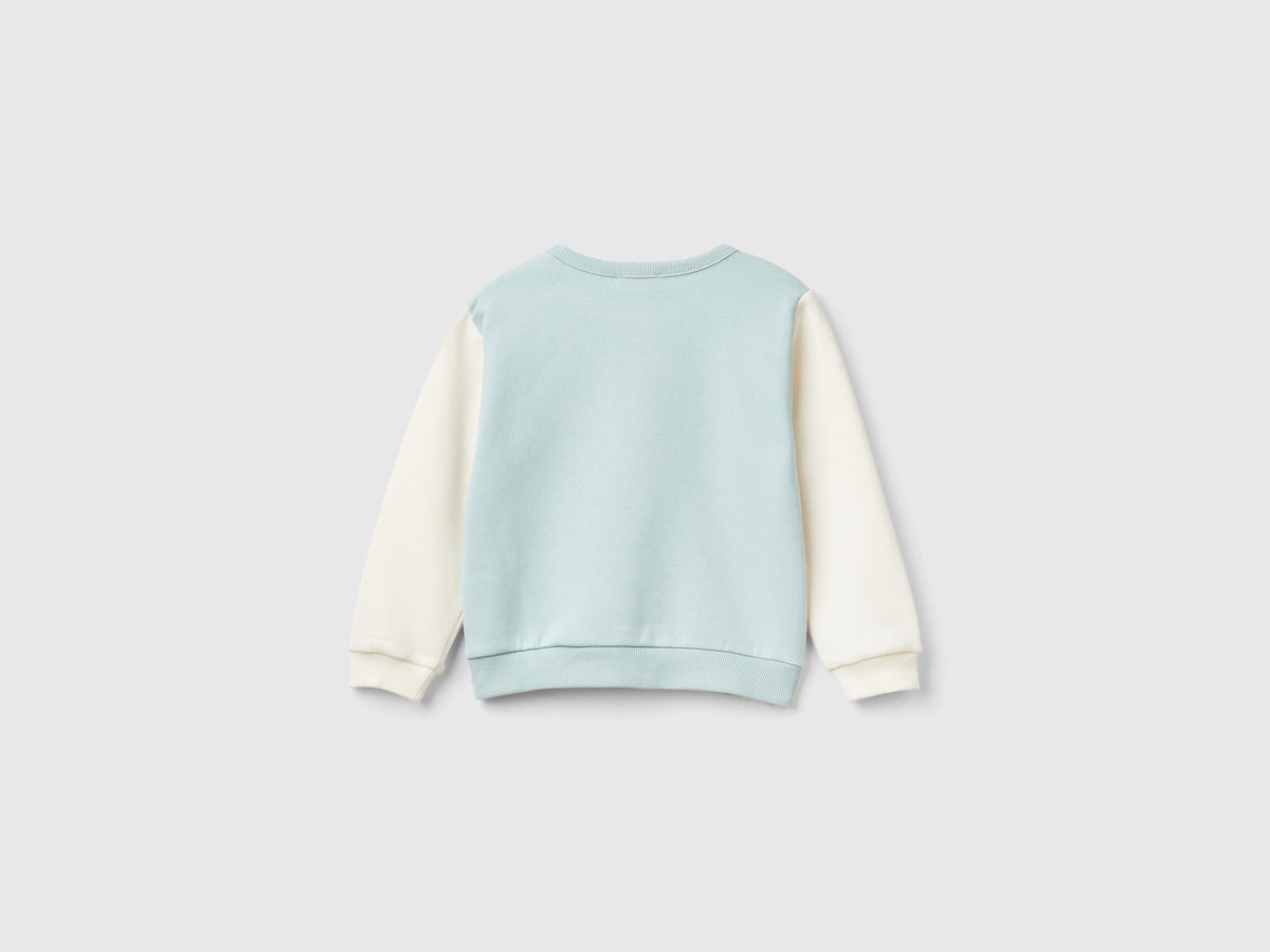 Sudadera cerrada con estampado de purpurina