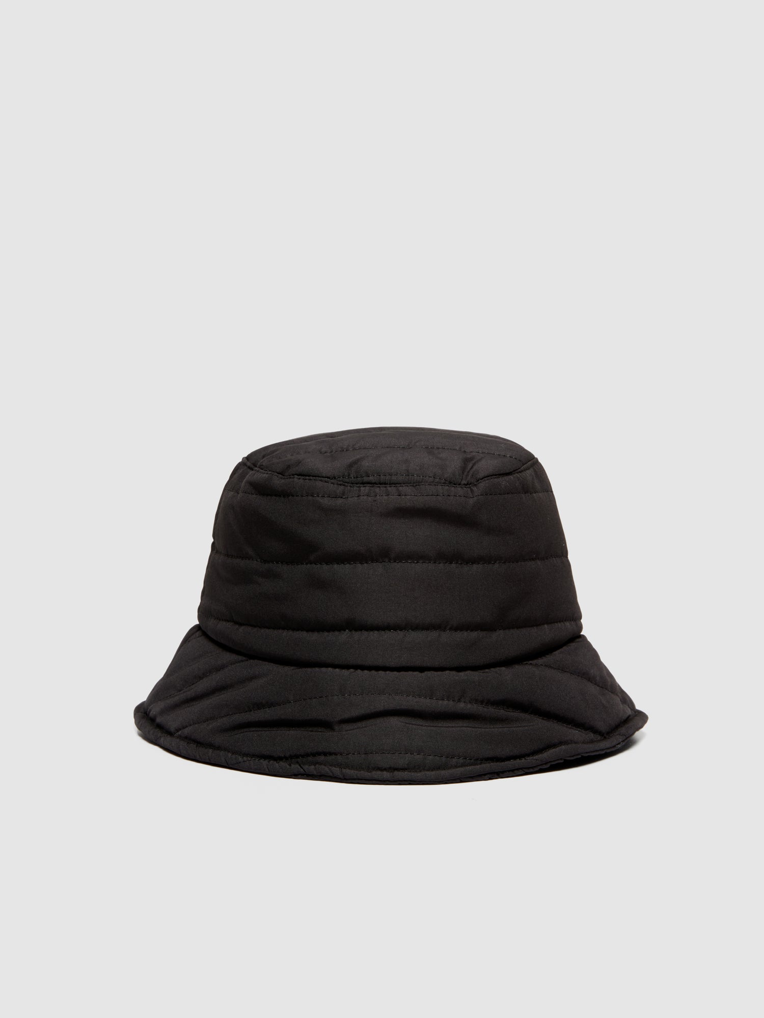 Cappello alla pescatora imbottito da donna nero | Sisley Outlet