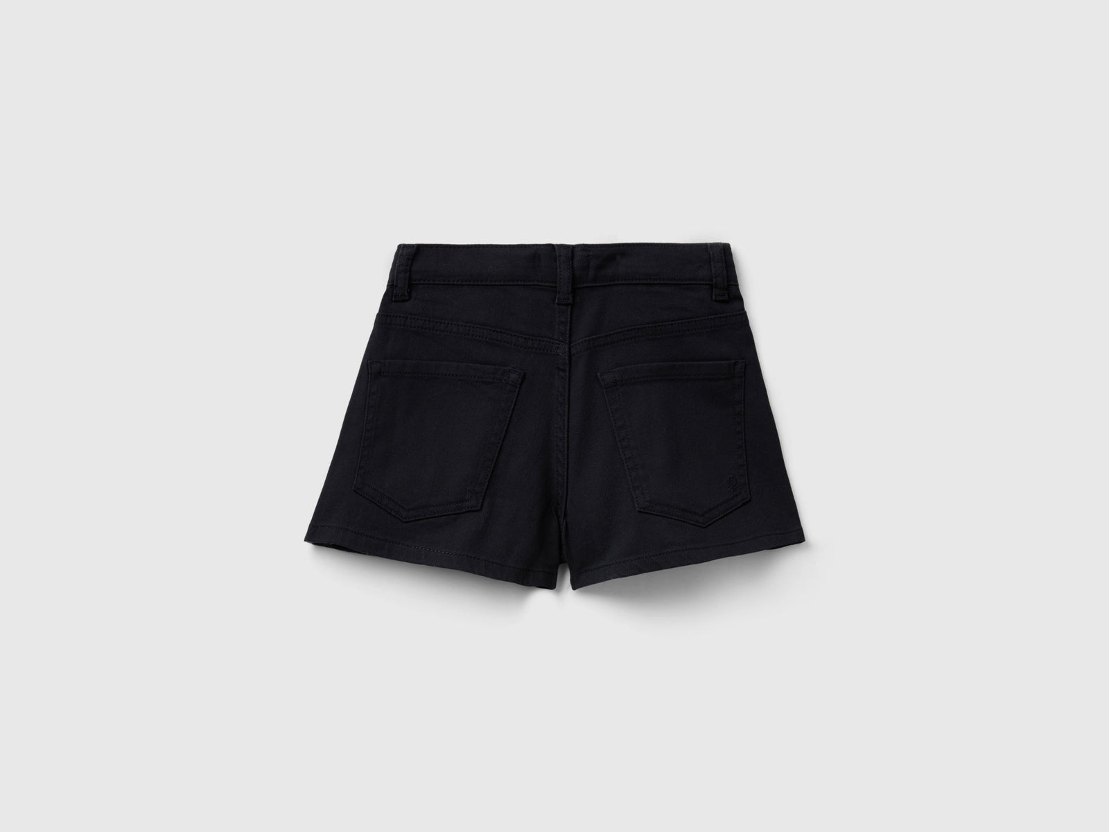 Shorts in cotone stretch da bambina nero 2 | Benetton Outlet