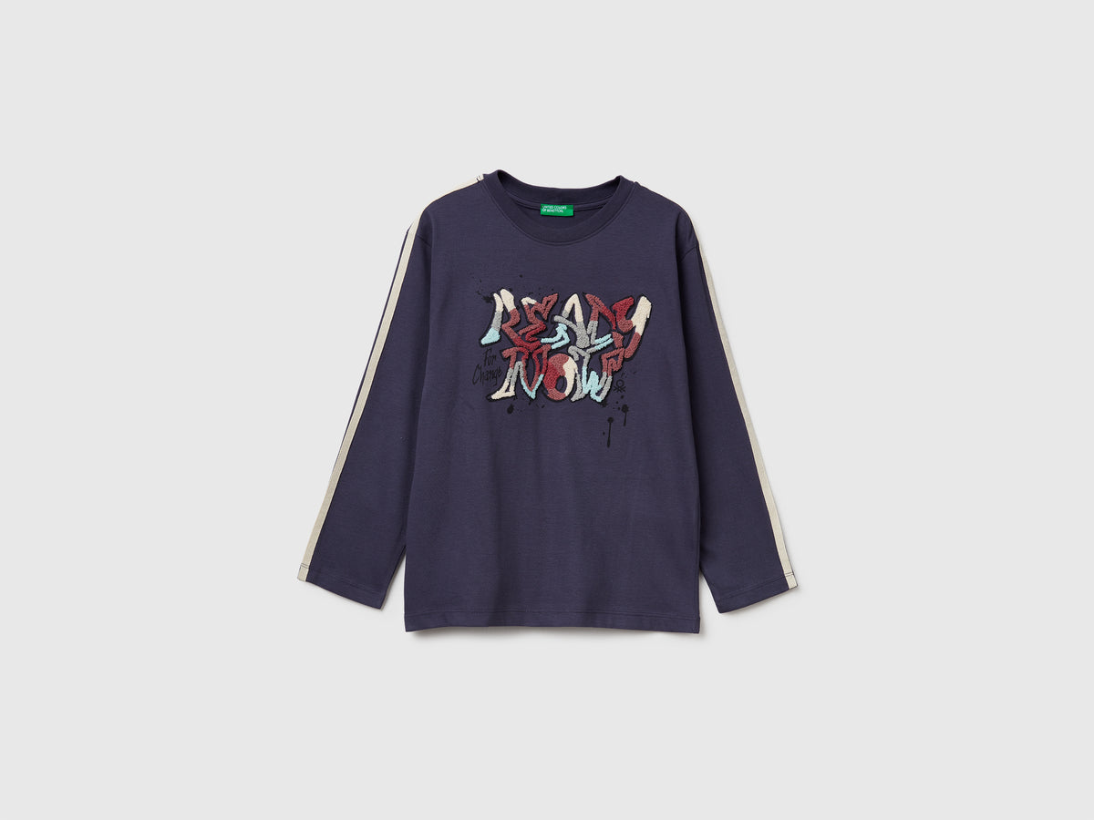 T-shirt con stampa graffiti