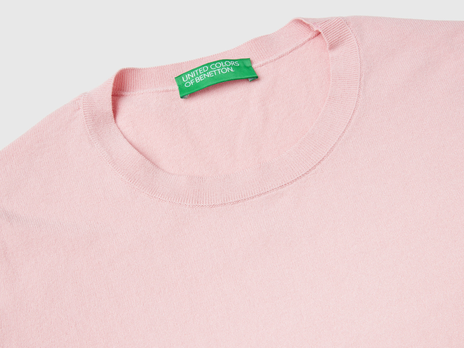 Maglioncino slim fit in misto viscosa da donna rosa tenue 3 | Benetton Outlet