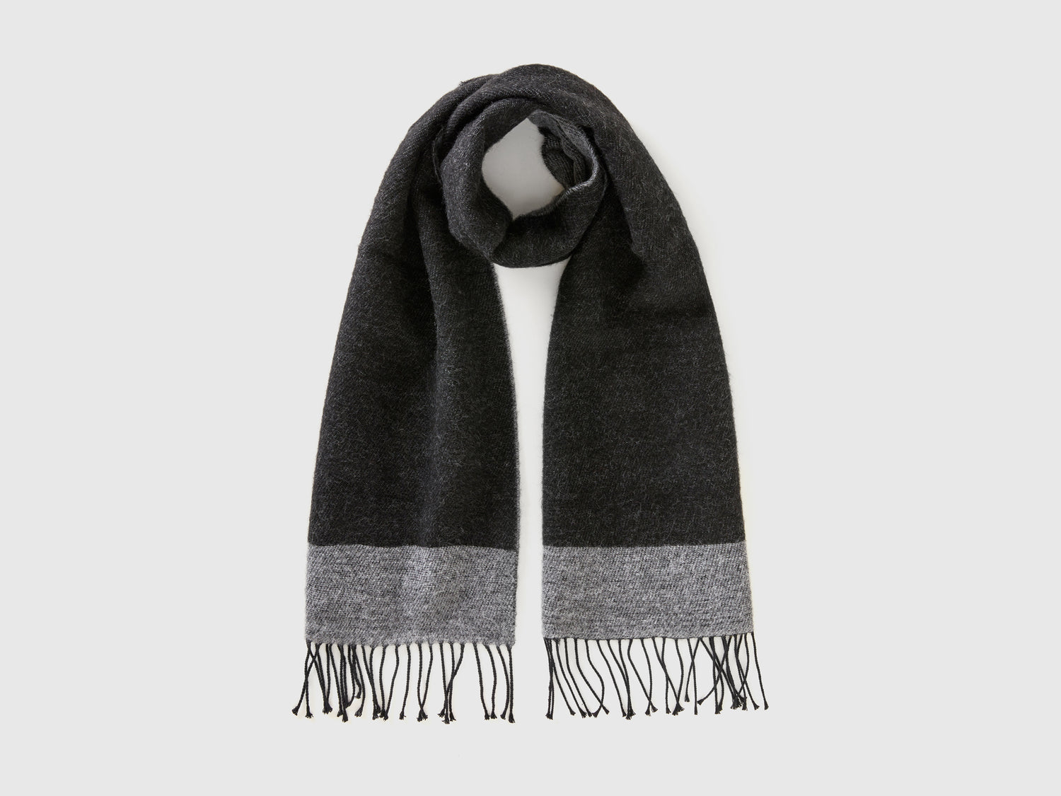 Sciarpa in misto cotone riciclato da uomo nero | Benetton Outlet